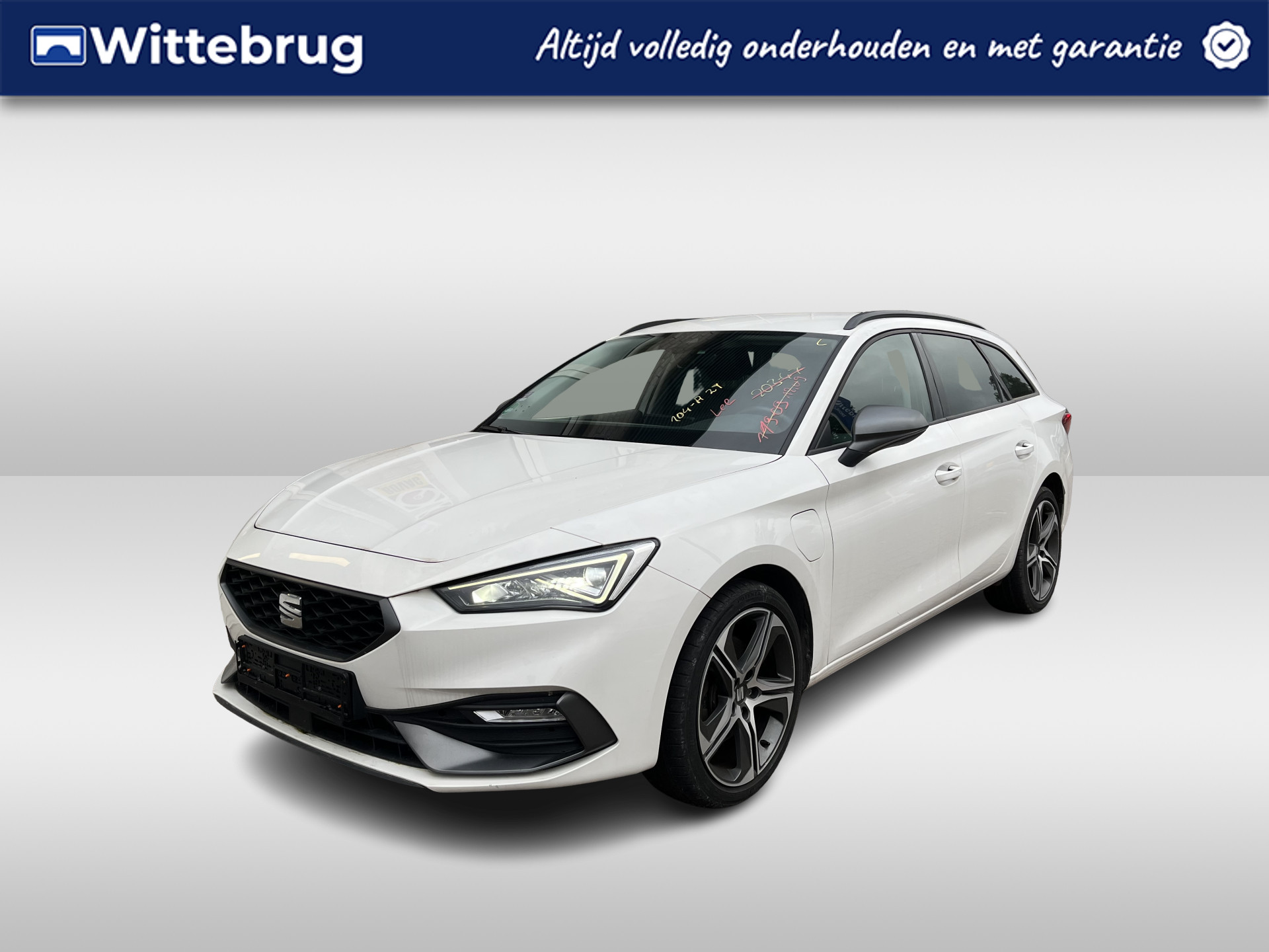 SEAT Leon Sportstourer 1.4 TSI eHybrid PHEV FR / AUTOMAAT/ TREKHAAK/ CAMERA/ PARK. SENSOREN/ MATRIX/ DODE HOEK/ MEMORY SEATS/ KEYLESS/ STOEL EN STUUR VERWARM./ ADAPT. CRUISE/ APP CONNECT/ NAVI/ CLIMA/ DAB/ 18" LMV/