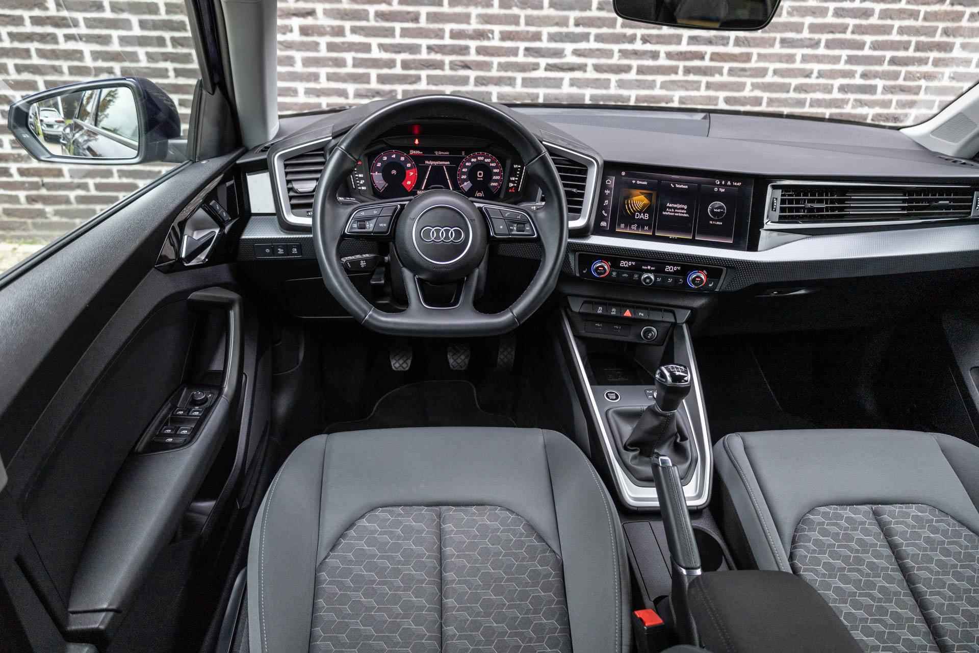 Audi A1 Sportback 25 TFSI 95pk S Edition | Stoelverwarming | Parkeersensoren | 17" Velgen - 41/44