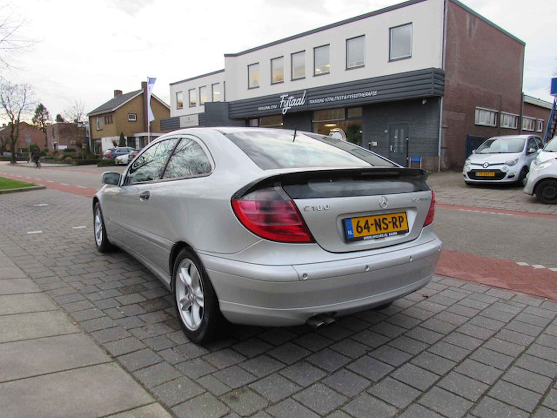 MERCEDES C-Klasse 1.8 C180 KOMPR SPORTCOUPE Sport - 6/15