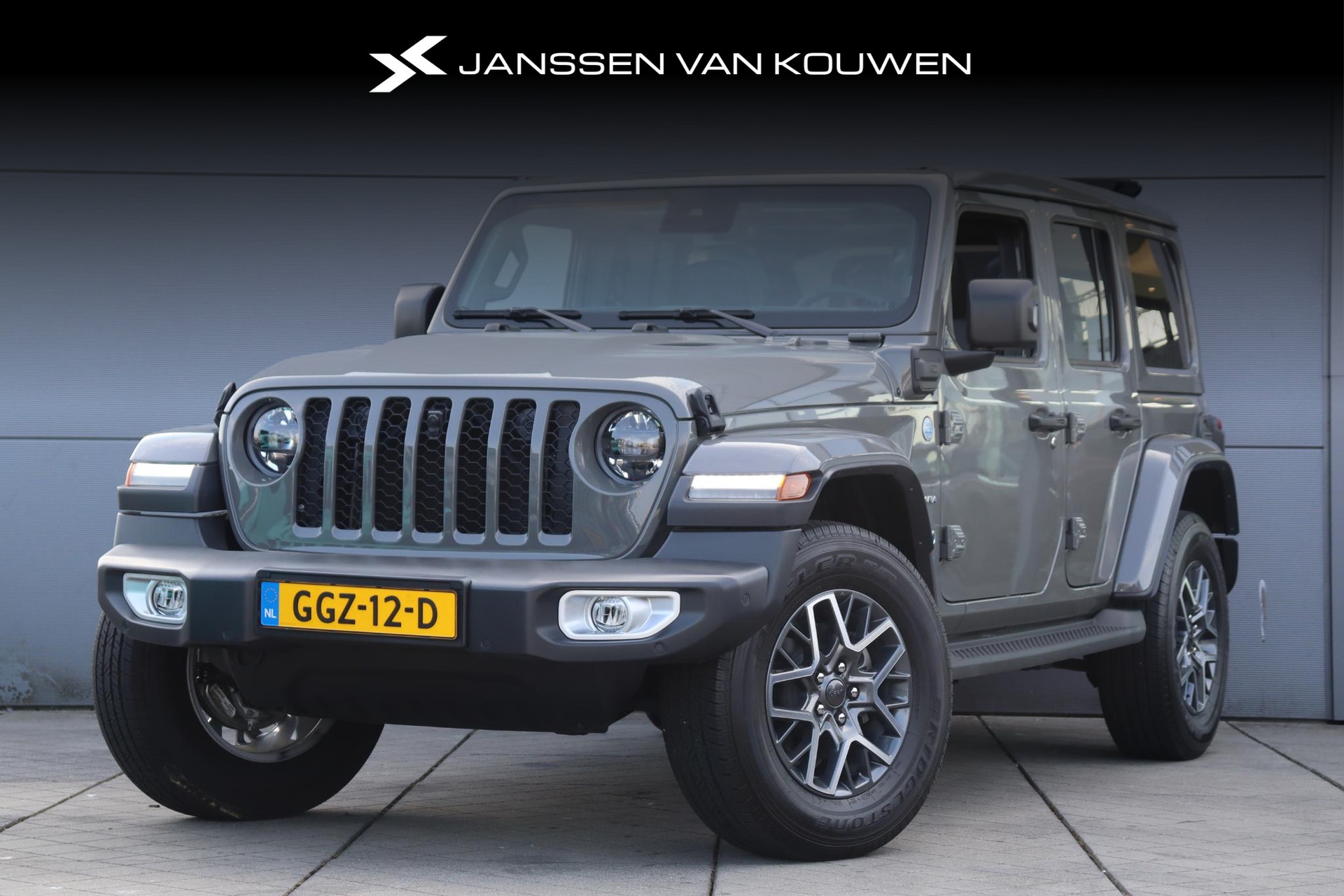 Jeep Wrangler Unlimited 4xe 380pk Sahara / Schuifdak / 'Sting Grey'