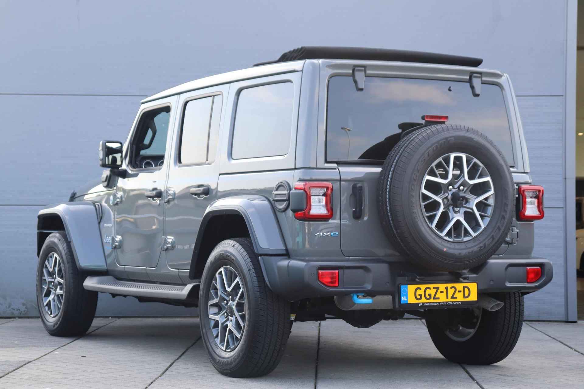 Jeep Wrangler Unlimited 4xe 380pk Sahara / Schuifdak / 'Sting Grey' - 4/57