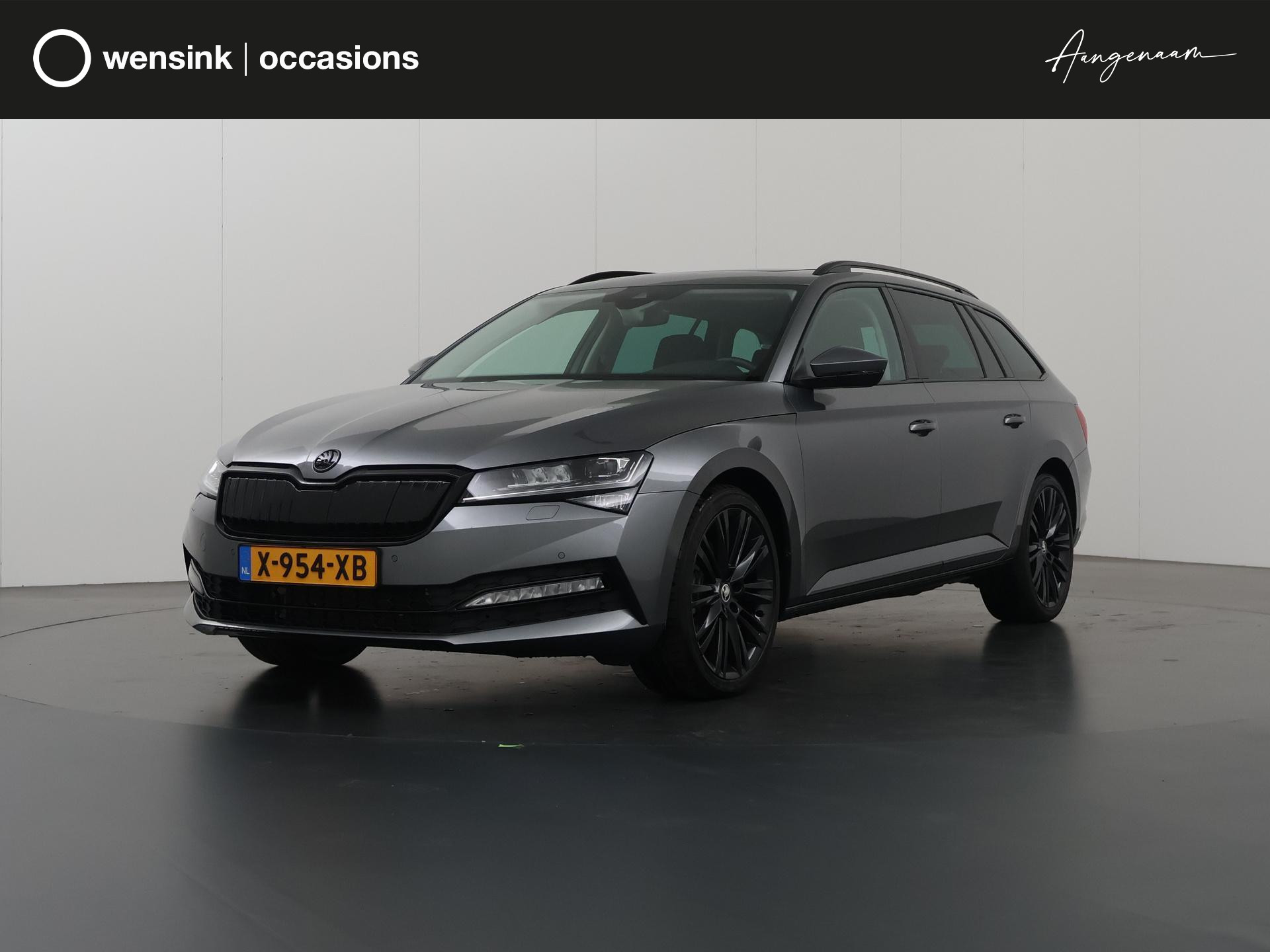 Skoda Superb Combi 1.4 TSI iV Laurin & Klement | Panoramadak | Leder met Memory | Stoelverwarming | Keyless | Camera |