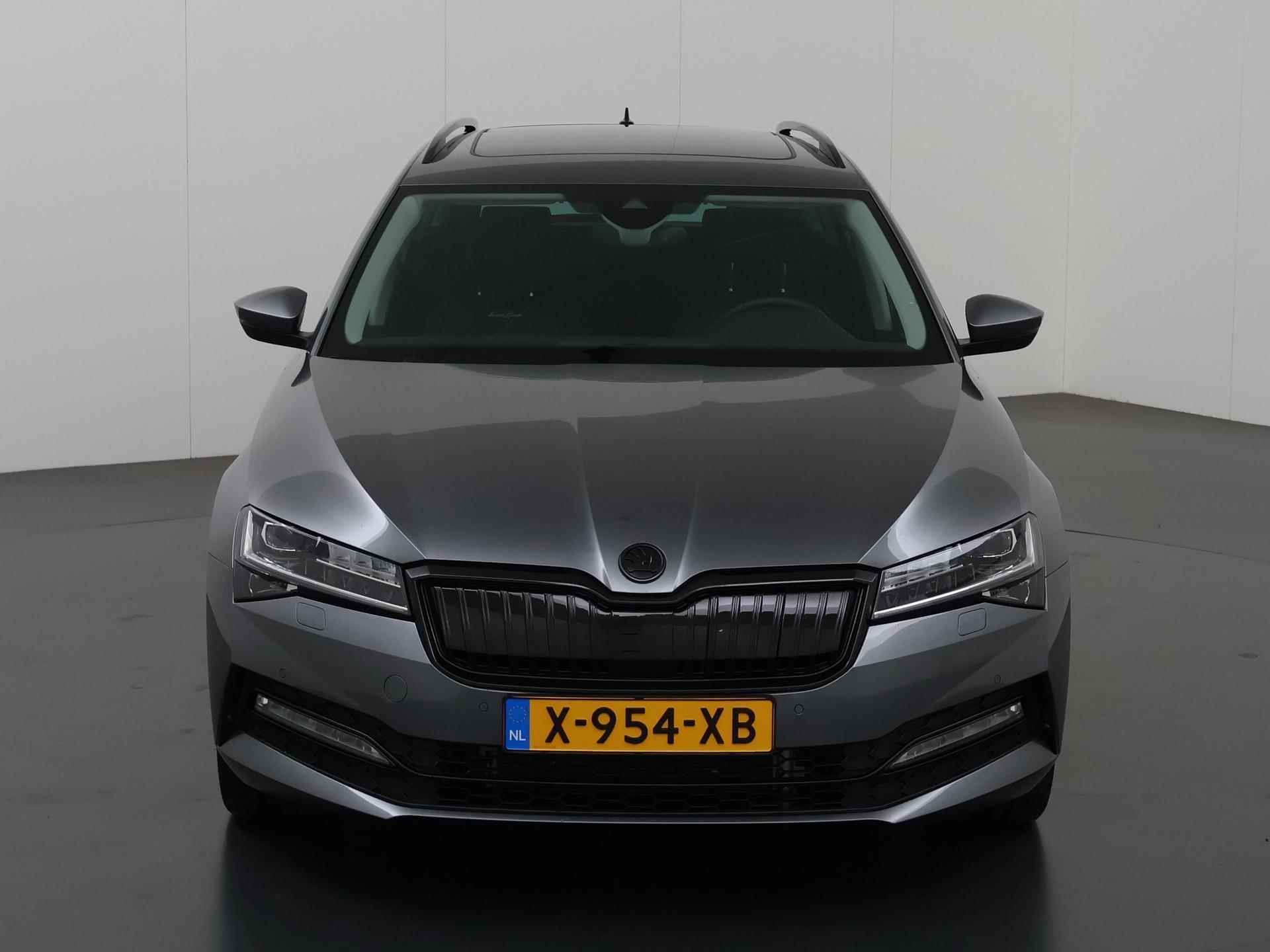 Skoda Superb Combi 1.4 TSI iV Laurin & Klement | Panoramadak | Leder met Memory | Stoelverwarming | Keyless | Camera | - 4/50