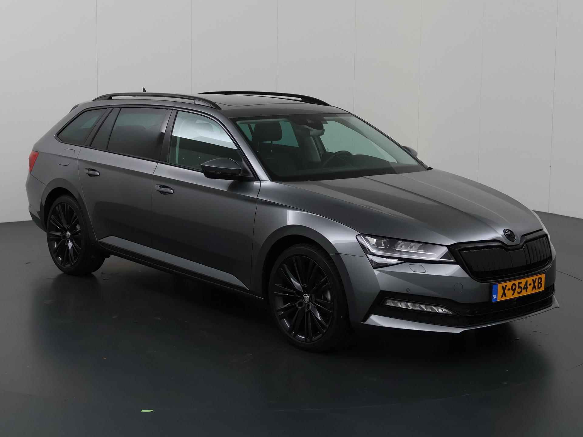 Skoda Superb Combi 1.4 TSI iV Laurin & Klement | Panoramadak | Leder met Memory | Stoelverwarming | Keyless | Camera | - 24/50