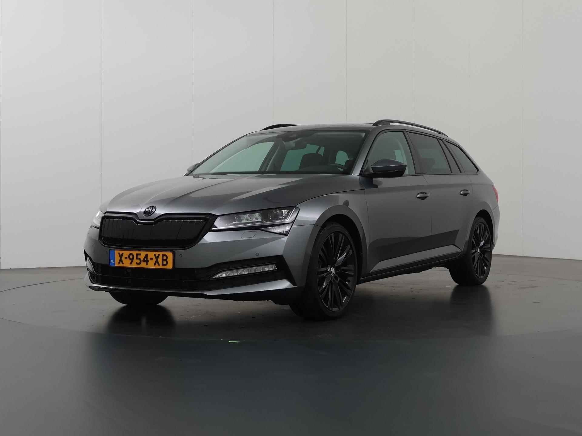 Skoda Superb Combi 1.4 TSI iV Laurin & Klement | Panoramadak | Leder met Memory | Stoelverwarming | Keyless | Camera | - 50/50