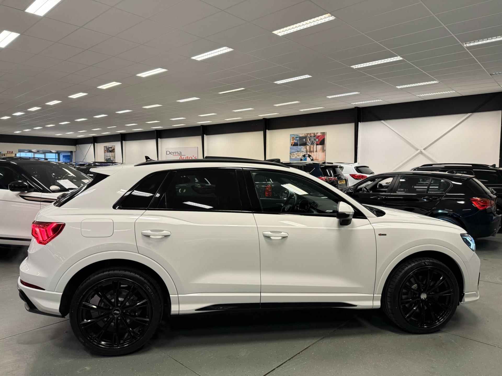 Audi Q3 40 TFSI quattro 20'' 3X S-LINE BLACK-LINE PANO/LED/NAVI/V-COCKPIT/ECC/PDC//// - 10/50