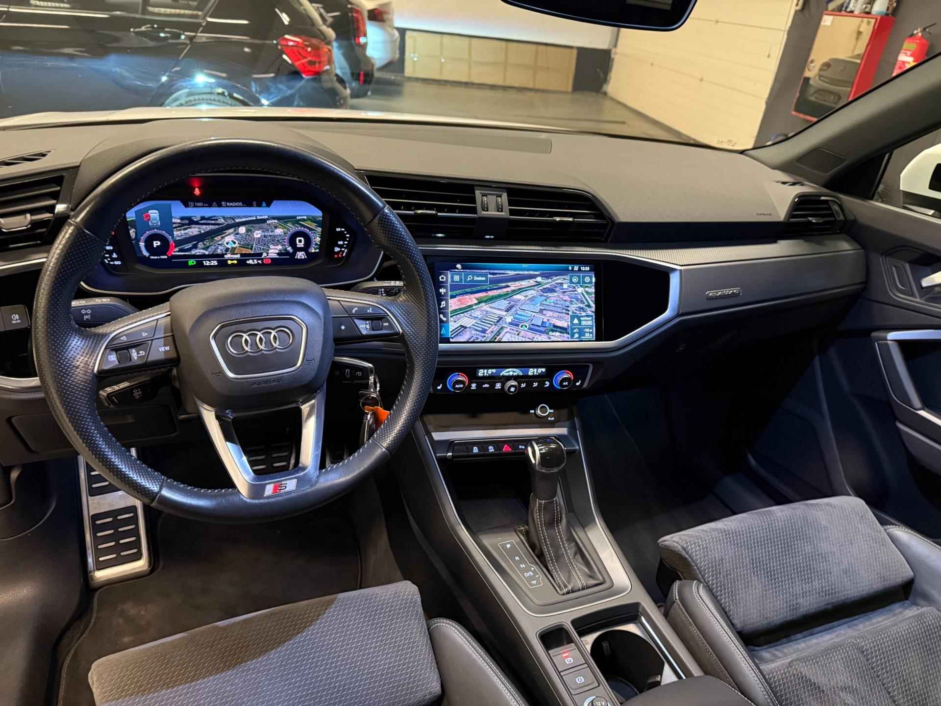 Audi Q3 40 TFSI quattro 20'' 3X S-LINE BLACK-LINE PANO/LED/NAVI/V-COCKPIT/ECC/PDC//// - 22/50