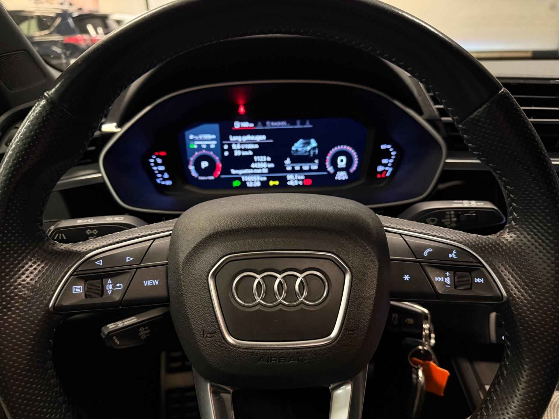 Audi Q3 40 TFSI quattro 20'' 3X S-LINE BLACK-LINE PANO/LED/NAVI/V-COCKPIT/ECC/PDC//// - 32/50