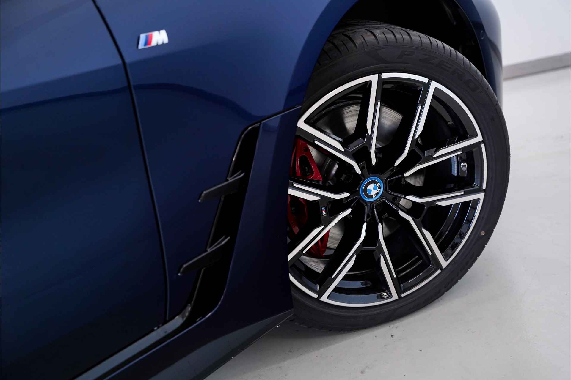 BMW i4 eDrive40 High Executive M Sportpakket Pro - 19/24