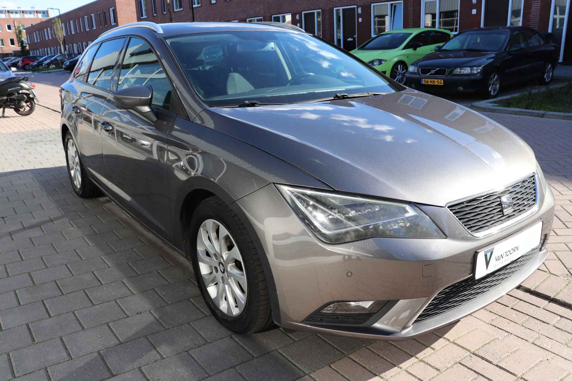 SEAT León ST 1.6 TDI Style Business Ecomotive. APK tot 10-12-2025. Navigatie, Full-led. - 6/27