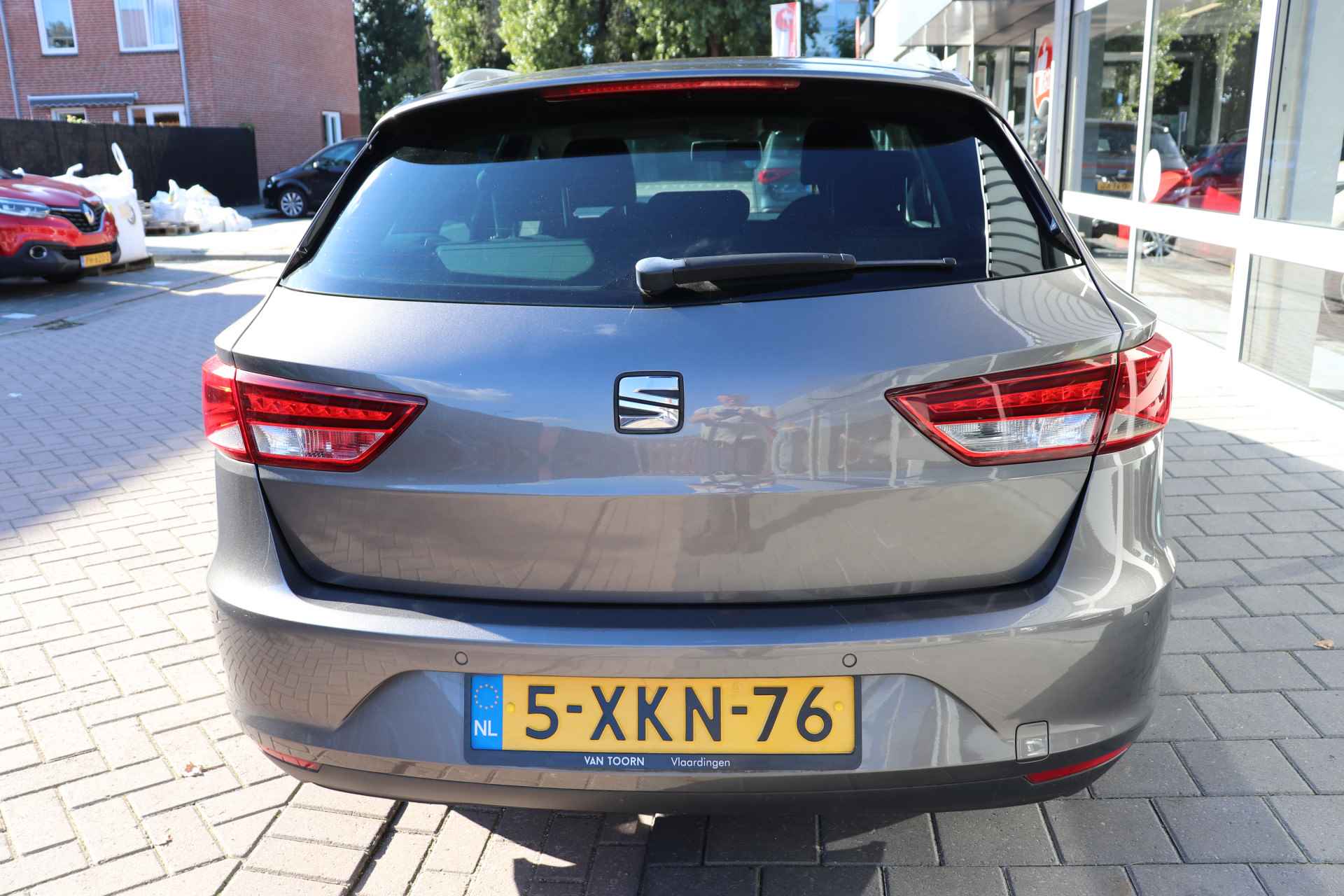 SEAT León ST 1.6 TDI Style Business Ecomotive. APK tot 10-12-2025. Navigatie, Full-led. - 8/27