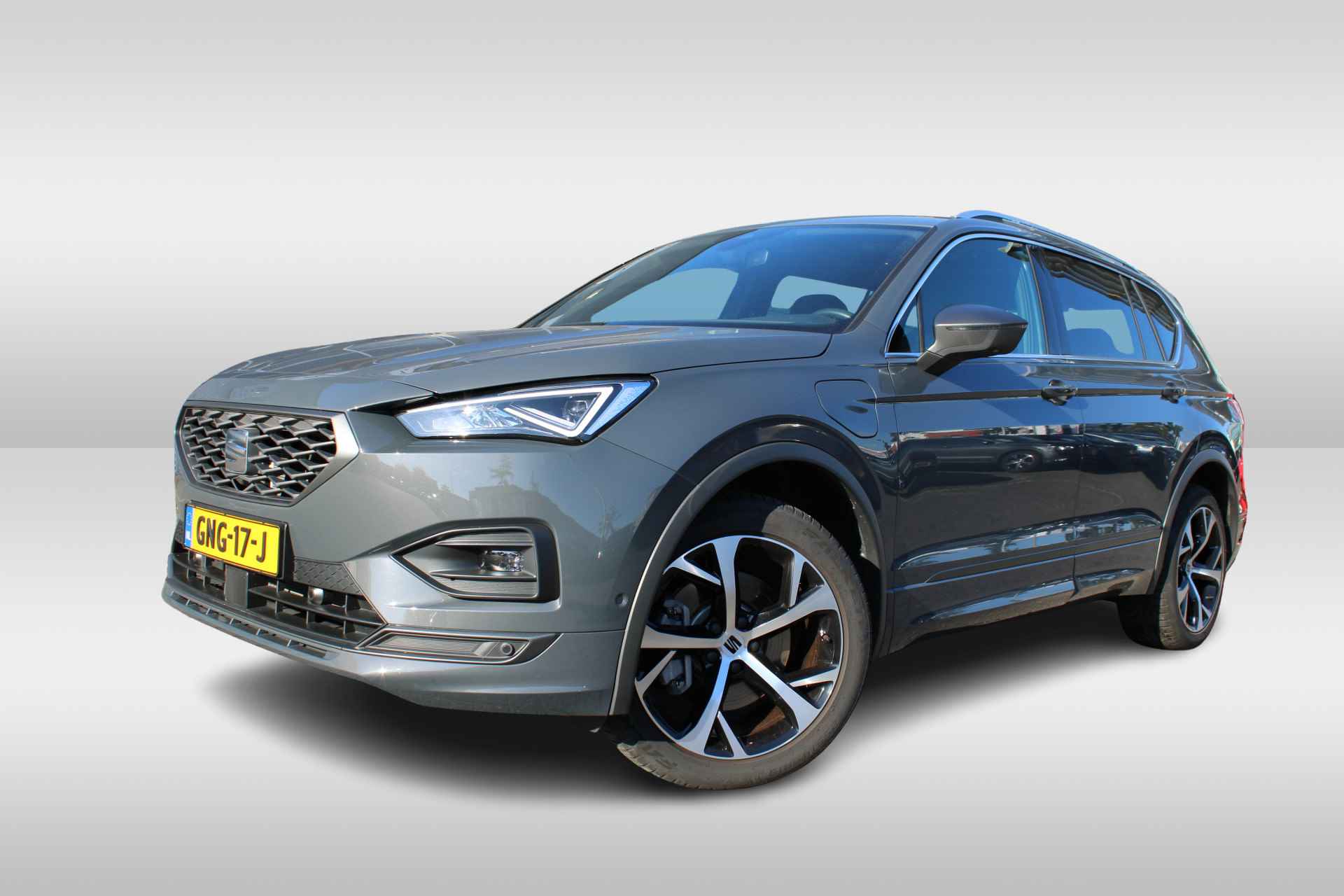 SEAT Tarraco 1.4 TSI e-Hybrid PHEV 245pk DSG FR / Panoramadak / Leder / 19"/ interieur voorverw. / Navigatie / Camera / Sportstoelen / Memory Seat / Stoelverwarming V+A - 4/37