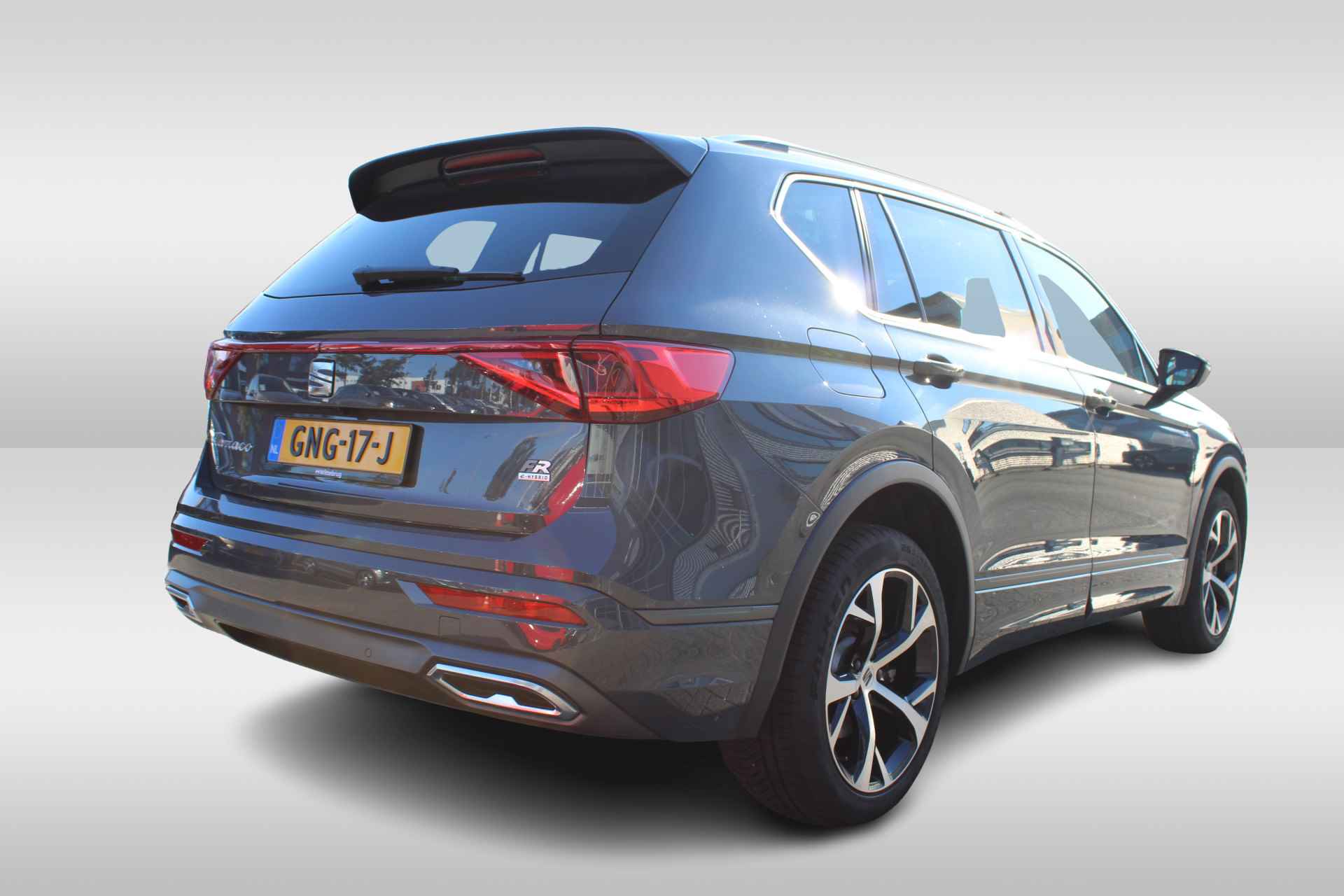 SEAT Tarraco 1.4 TSI e-Hybrid PHEV 245pk DSG FR / Panoramadak / Leder / 19"/ interieur voorverw. / Navigatie / Camera / Sportstoelen / Memory Seat / Stoelverwarming V+A - 9/37