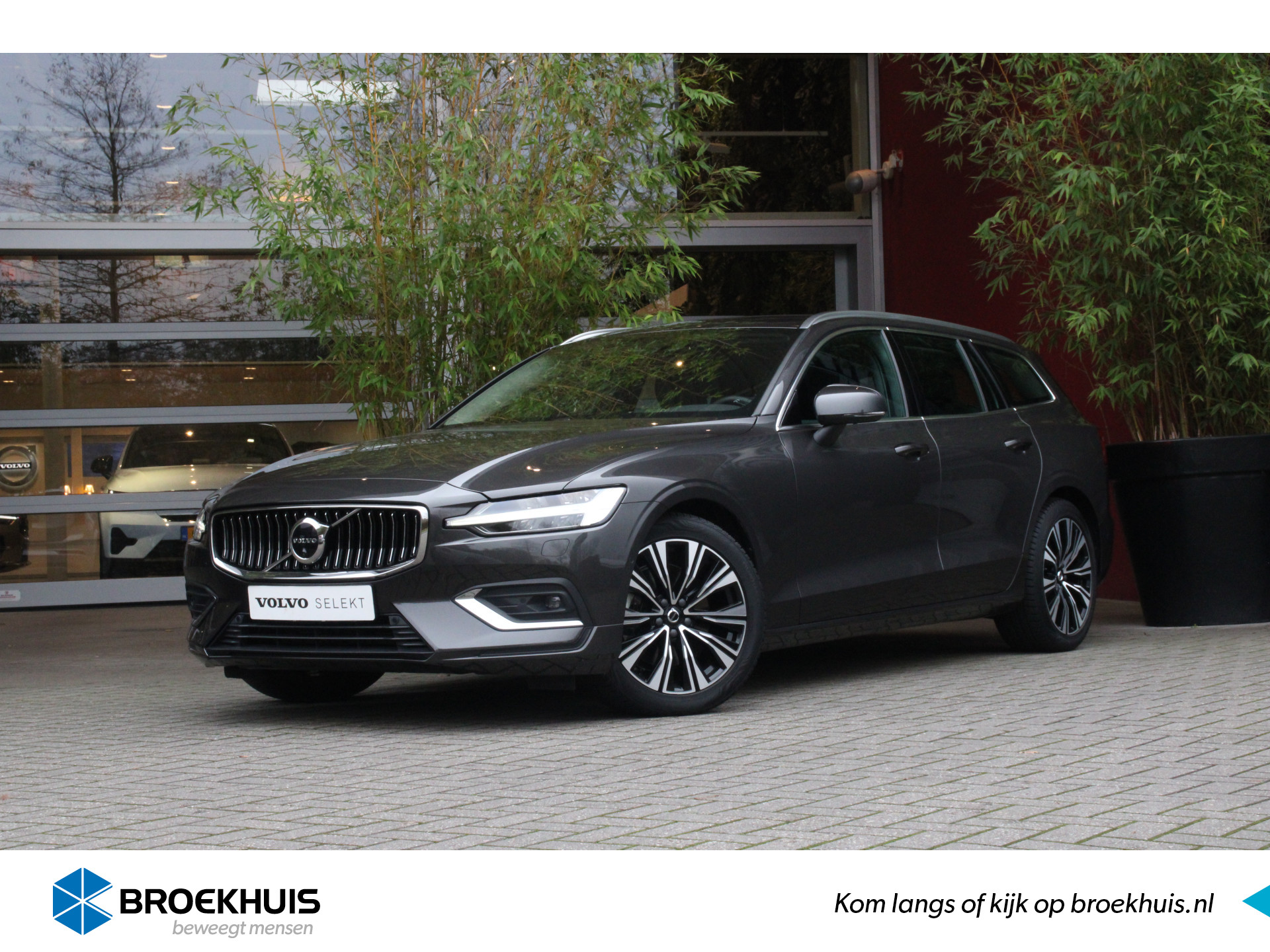 Volvo V60 2.0 B3 Automaat Plus Bright | Trekhaak | 360 Camera | Stuur/stoelverwarming | Adaptive Cruise | BLIS | Harman/Kardon