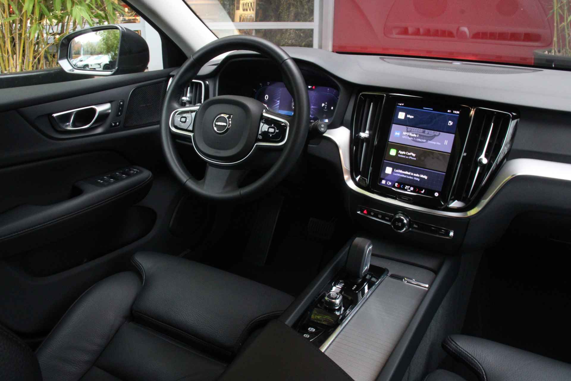 Volvo V60 2.0 B3 Automaat Plus Bright | Trekhaak | 360 Camera | Stuur/stoelverwarming | Adaptive Cruise | BLIS | Harman/Kardon - 4/15