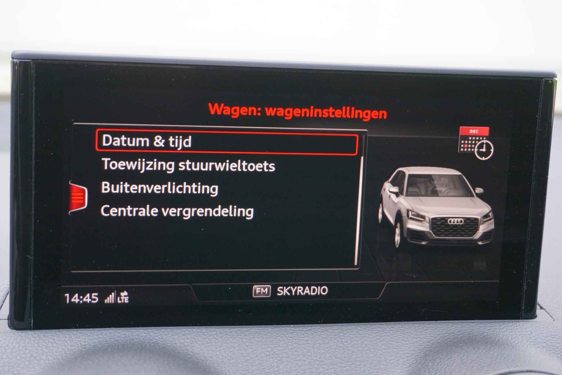 Audi Q2 35 TFSI 150pk S Edition | Navigatie | Achteruitrijcamera | S-Line - 25/44