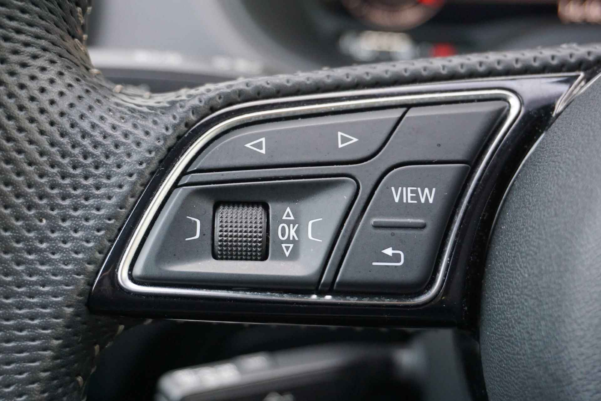 Audi Q2 35 TFSI 150pk S Edition | Navigatie | Achteruitrijcamera | S-Line - 35/44