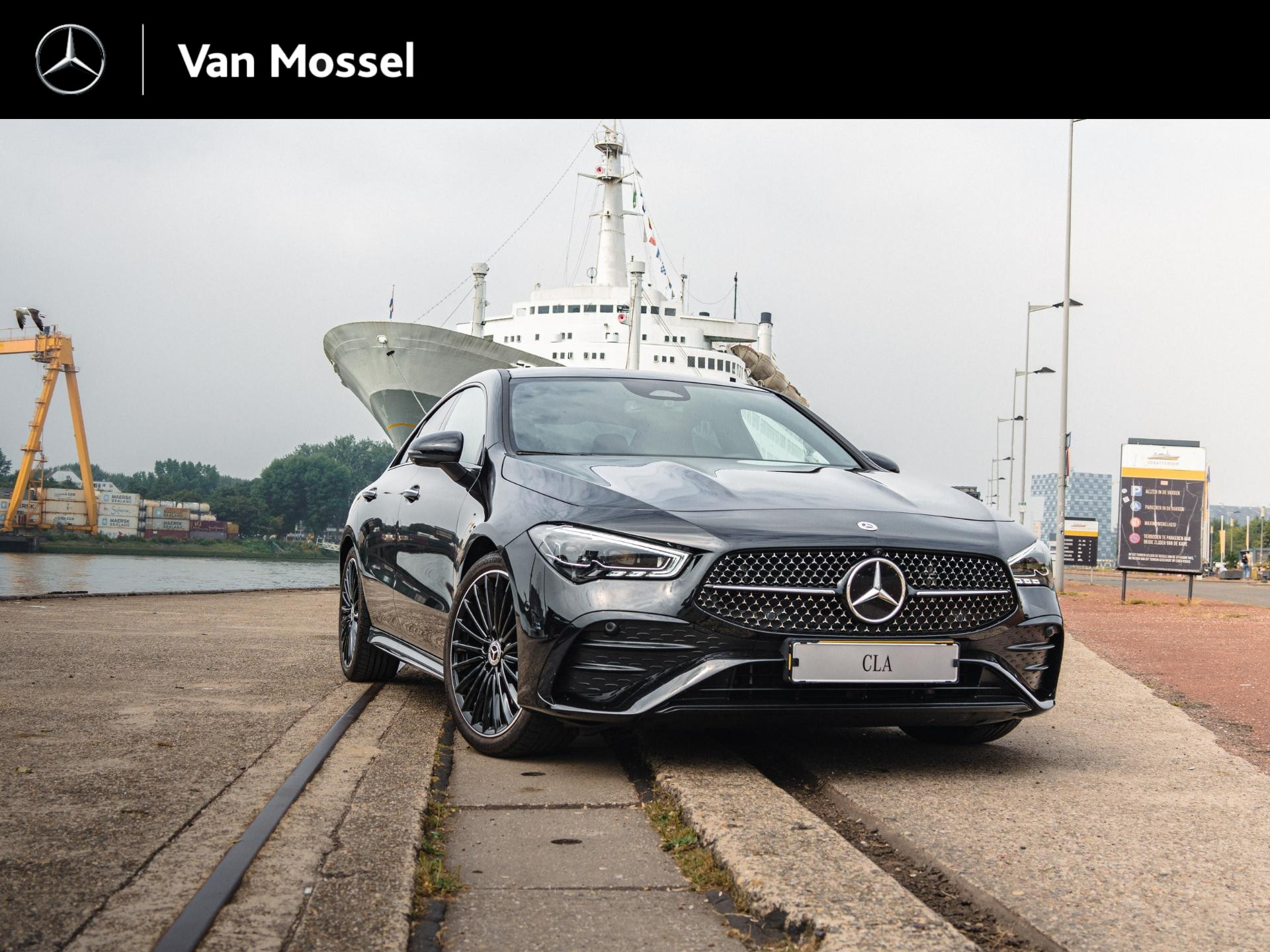 Mercedes-Benz CLA-klasse 180 Coupe Star Edition AMG-Line / Stoelverwarming / Achteruitrijcamera / Panaroma-schuifdak / Memory-Stoelen / Night-Pakket /