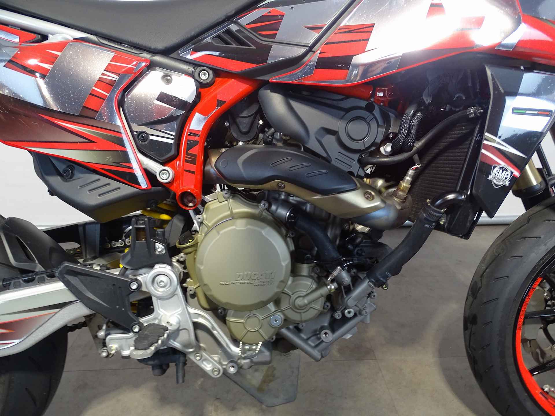 Ducati HYPERMOTARD 698 MONO - 4/10