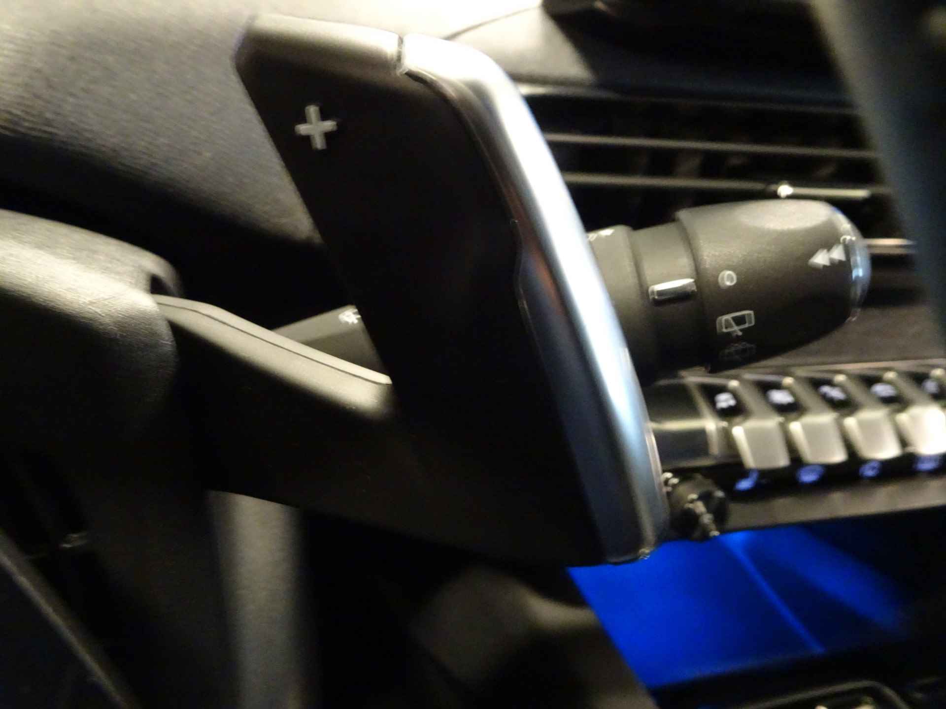 Peugeot 5008 1.2 130PK EAT8 Allure Pack Business ! Automaat | 7- Zits | Camera | Navigatie | Stoel verwarming ! - 32/37
