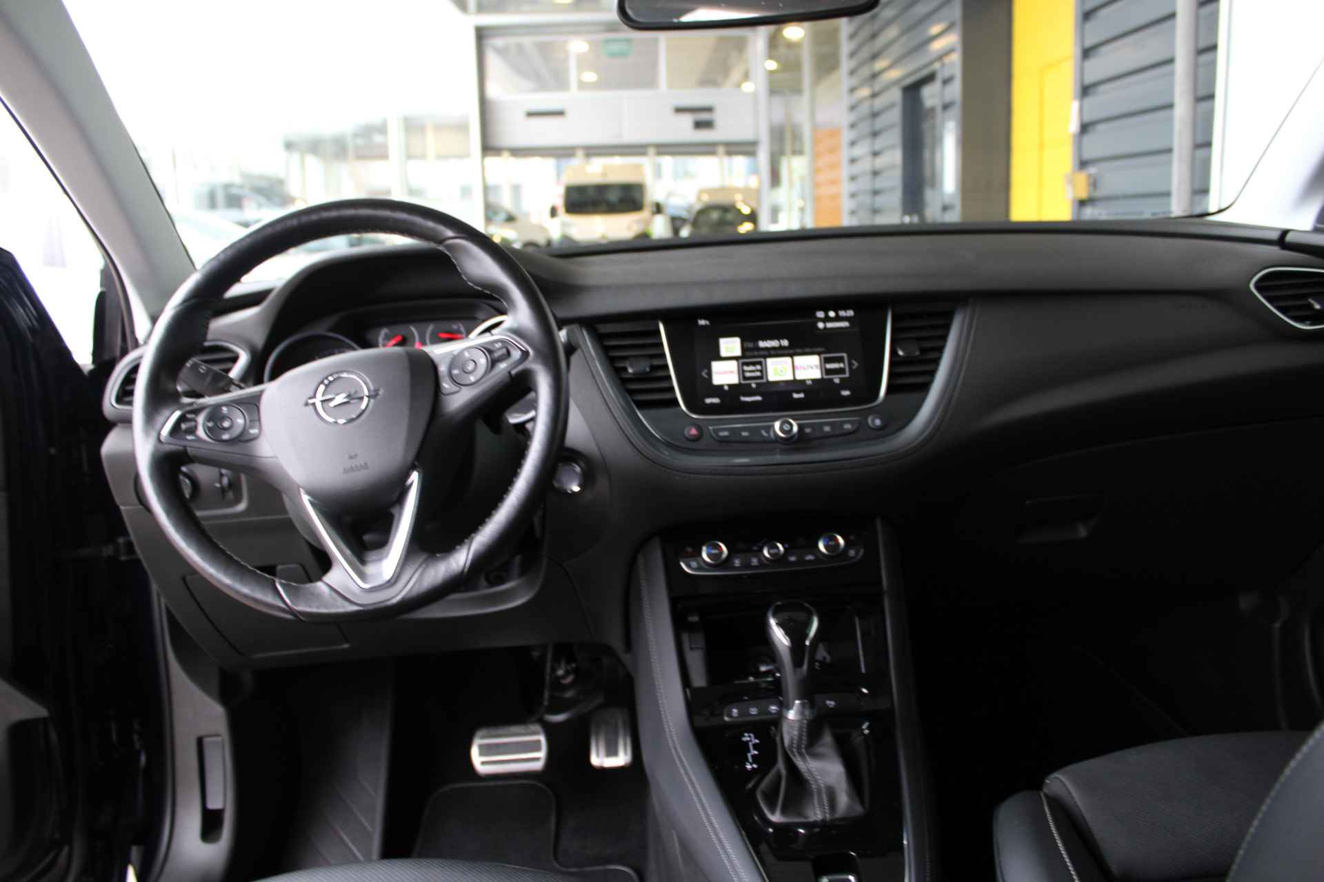 Opel Grandland X 1.6 Turbo Ultimate Leder / AFL / Stoel-verwarming en koeling / Adaptieve cruise / Memory/ Keyless / 1600kg trekgewicht - 17/35