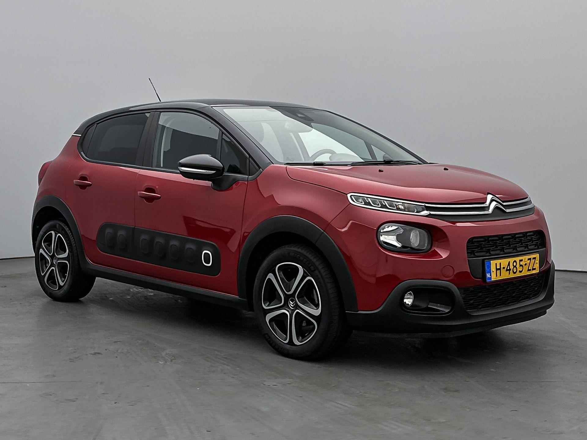 Citroen C3 Feel Edition 83pk | Navigatie | Climate Control | Cruise Control | Parkeersensoren | DAB+ radio | Apple Carplay / Android Auto | Bluetooth | Donker getint glas | Afwijkende dakkleur | Automatisch dimlicht | Elektrisch inklapbare spiegels | Regensensor | Lage kilometerstand | - 3/32