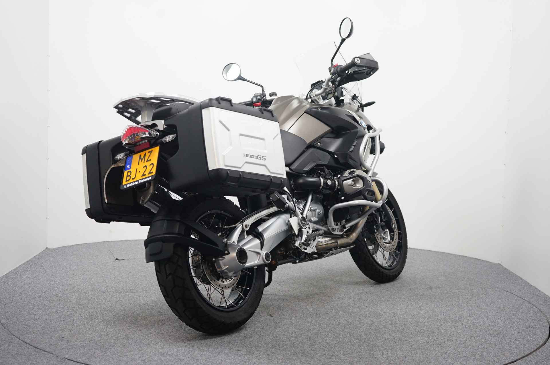 BMW R 1200 GS GERESERVEERD T/M 23-11 TI - 8/16