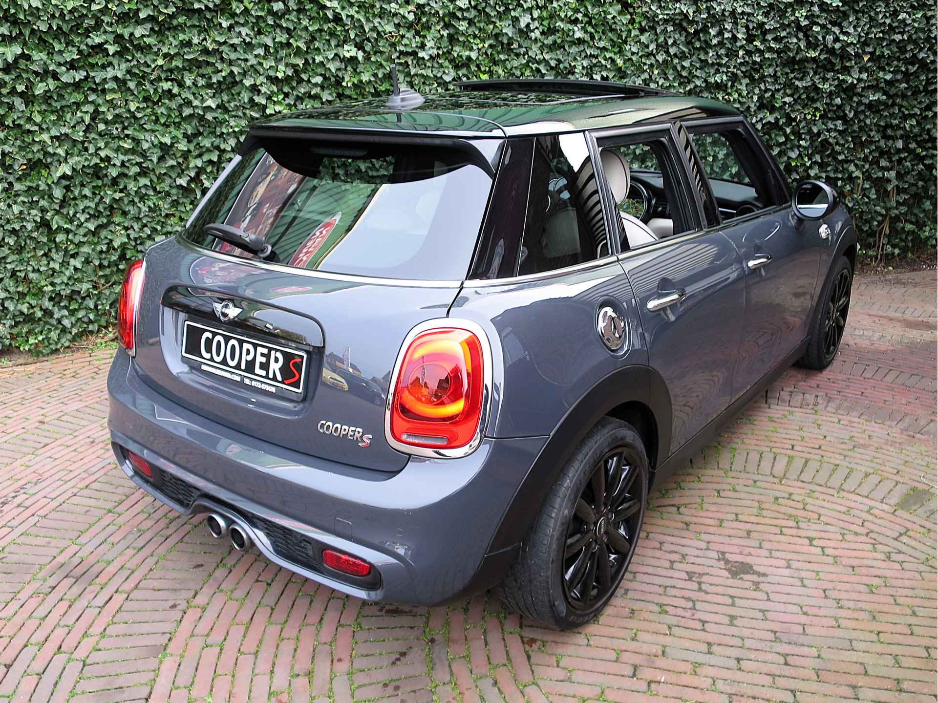 MINI Cooper S 2.0 Chili F55 5-drs automaat met Pano.dak, HK-audio, Navi XL, Leer en 17" - 2/44