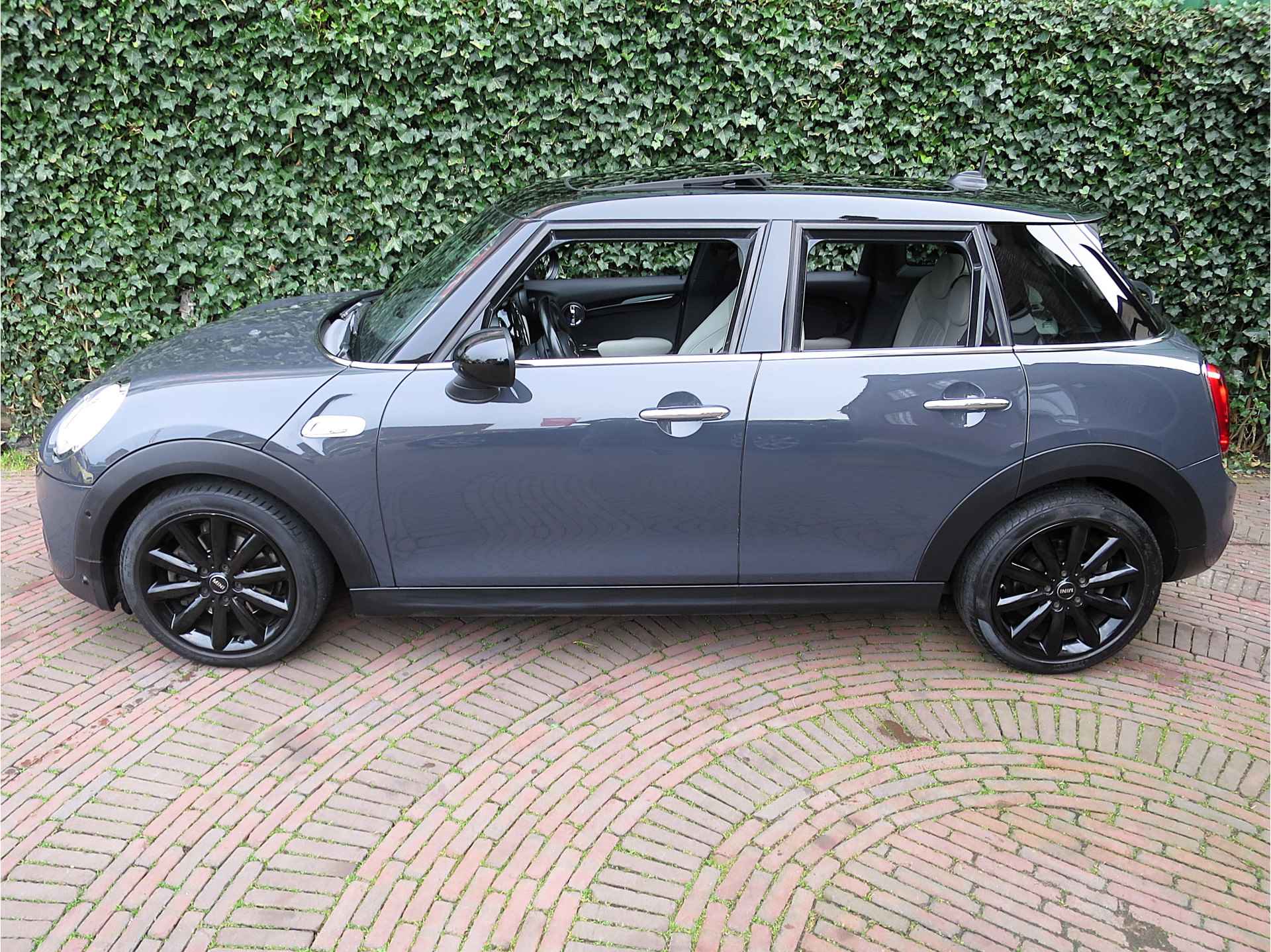 MINI Cooper S 2.0 Chili F55 5-drs automaat met Pano.dak, HK-audio, Navi XL, Leer en 17" - 6/44