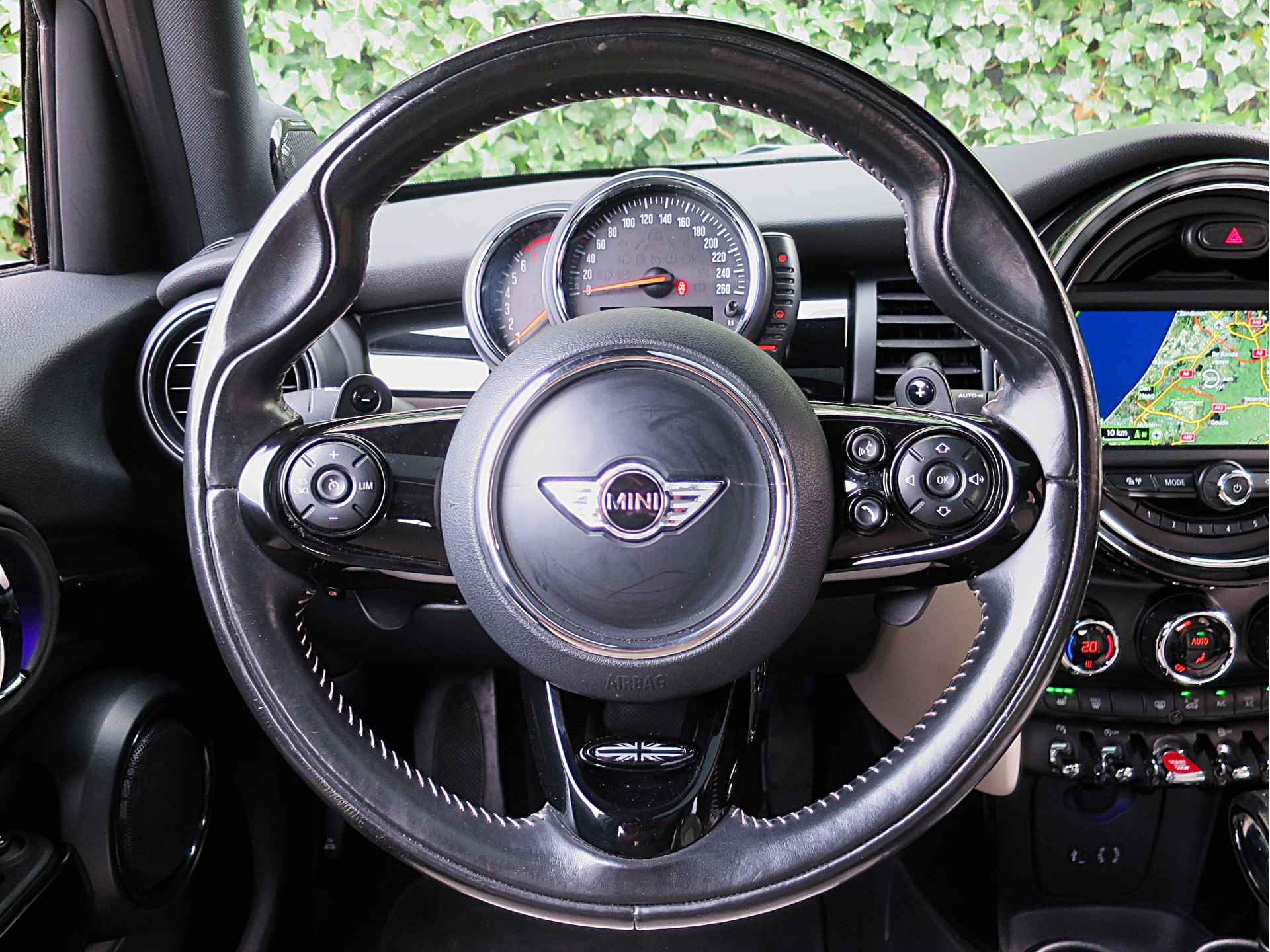 MINI Cooper S 2.0 Chili F55 5-drs automaat met Pano.dak, HK-audio, Navi XL, Leer en 17" - 17/44