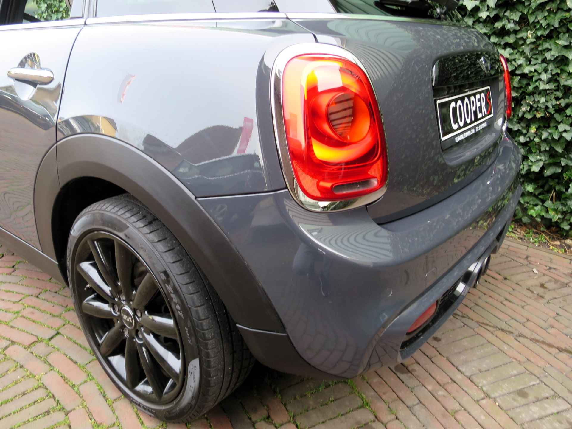 MINI Cooper S 2.0 Chili F55 5-drs automaat met Pano.dak, HK-audio, Navi XL, Leer en 17" - 28/44