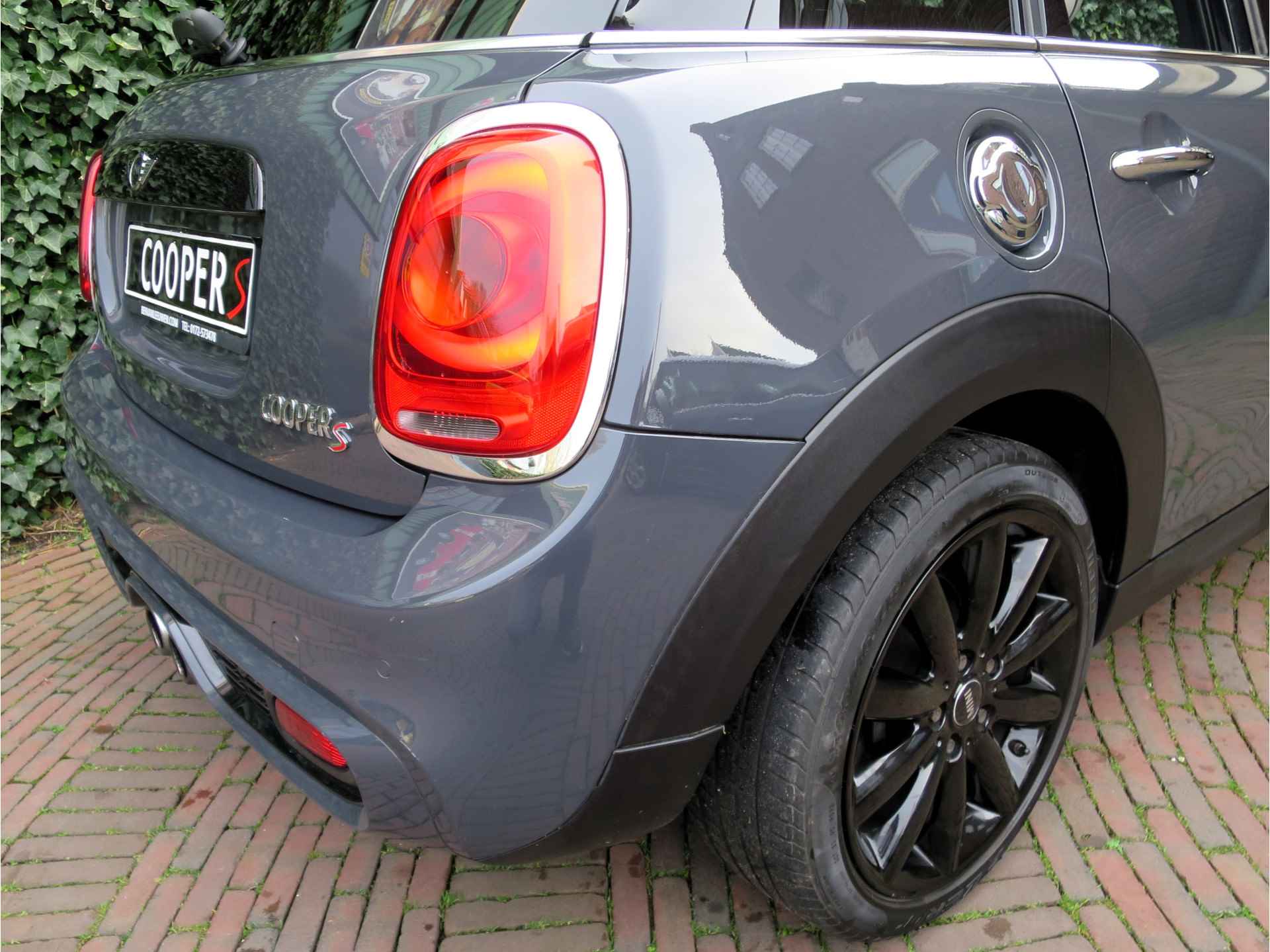 MINI Cooper S 2.0 Chili F55 5-drs automaat met Pano.dak, HK-audio, Navi XL, Leer en 17" - 29/44