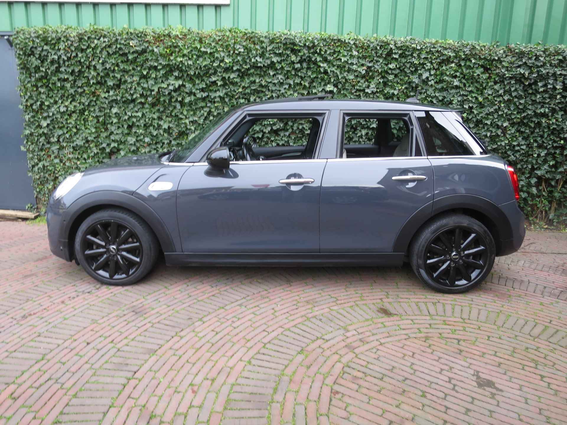 MINI Cooper S 2.0 Chili F55 5-drs automaat met Pano.dak, HK-audio, Navi XL, Leer en 17" - 30/44