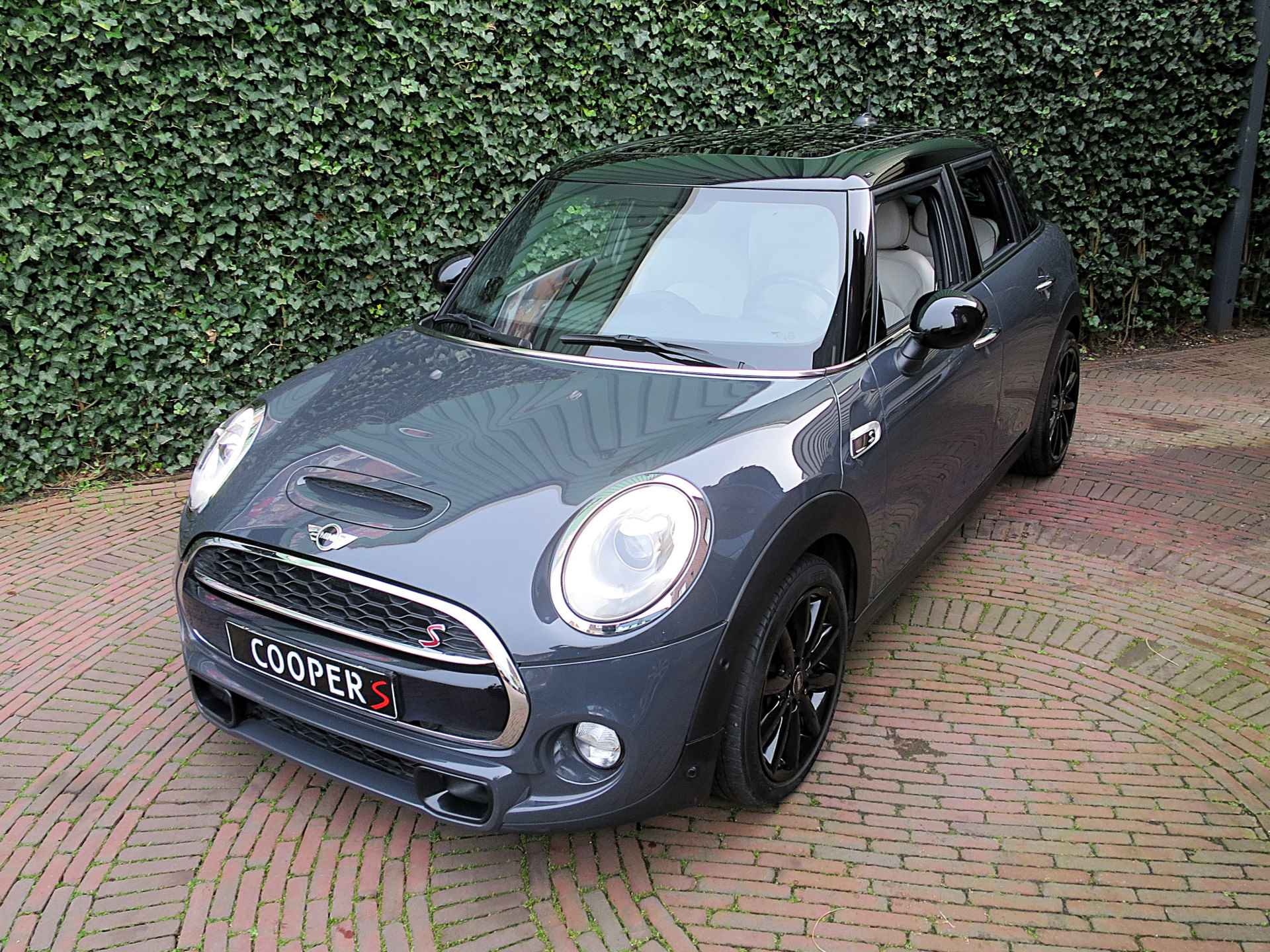 MINI Cooper S 2.0 Chili F55 5-drs automaat met Pano.dak, HK-audio, Navi XL, Leer en 17" - 43/44