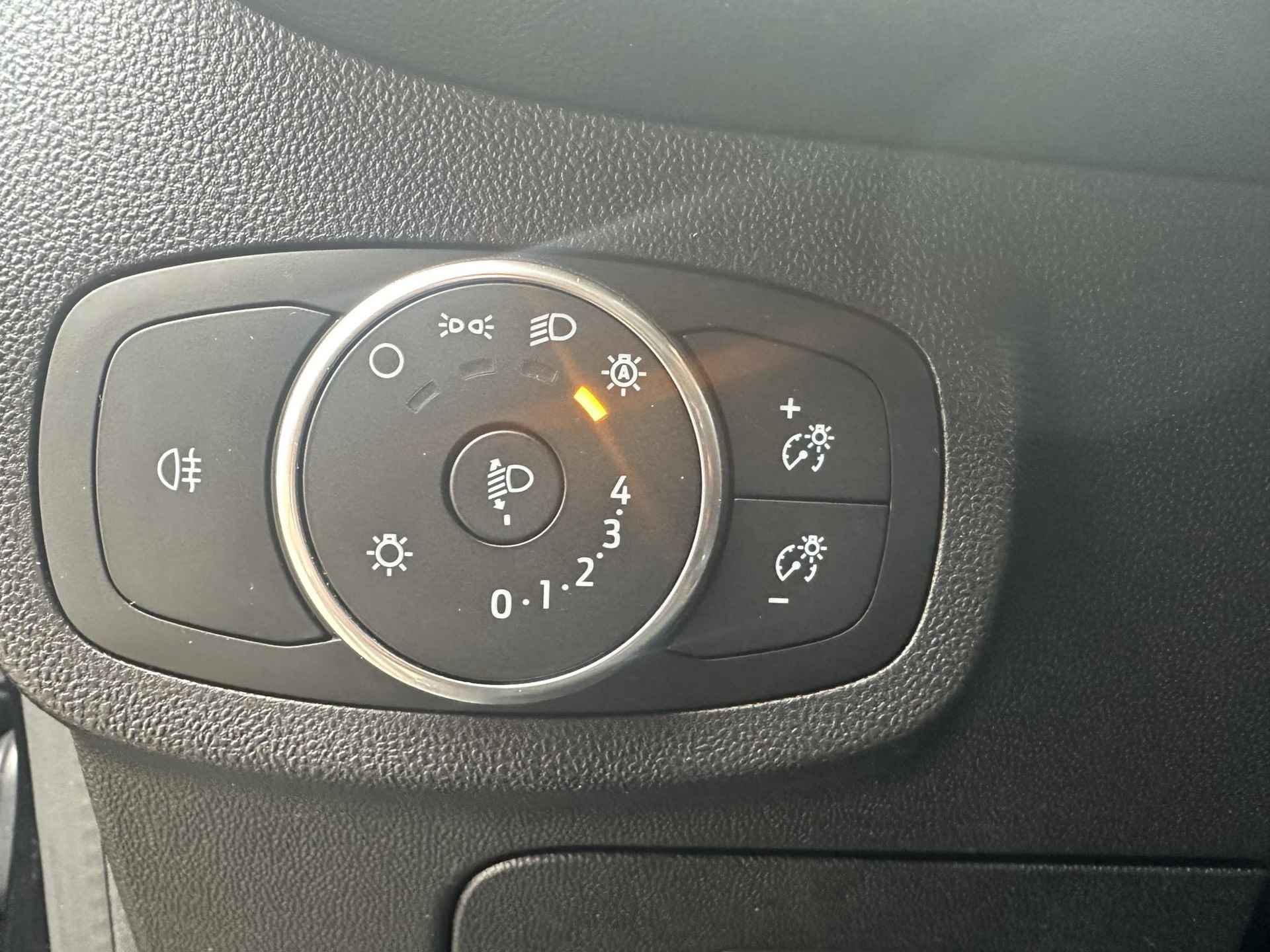 Ford Fiesta 1.1 Trend Dealer onderhouden | Navigatie | Parkeersensoren | Cruise Control | Lichtmetalen Velgen | 12 maanden garantie! | - 13/33