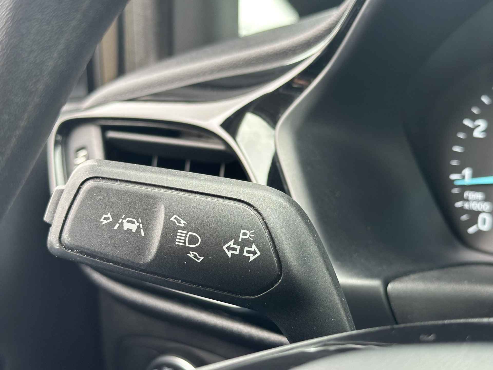 Ford Fiesta 1.1 Trend Dealer onderhouden | Navigatie | Parkeersensoren | Cruise Control | Lichtmetalen Velgen | 12 maanden garantie! | - 15/33