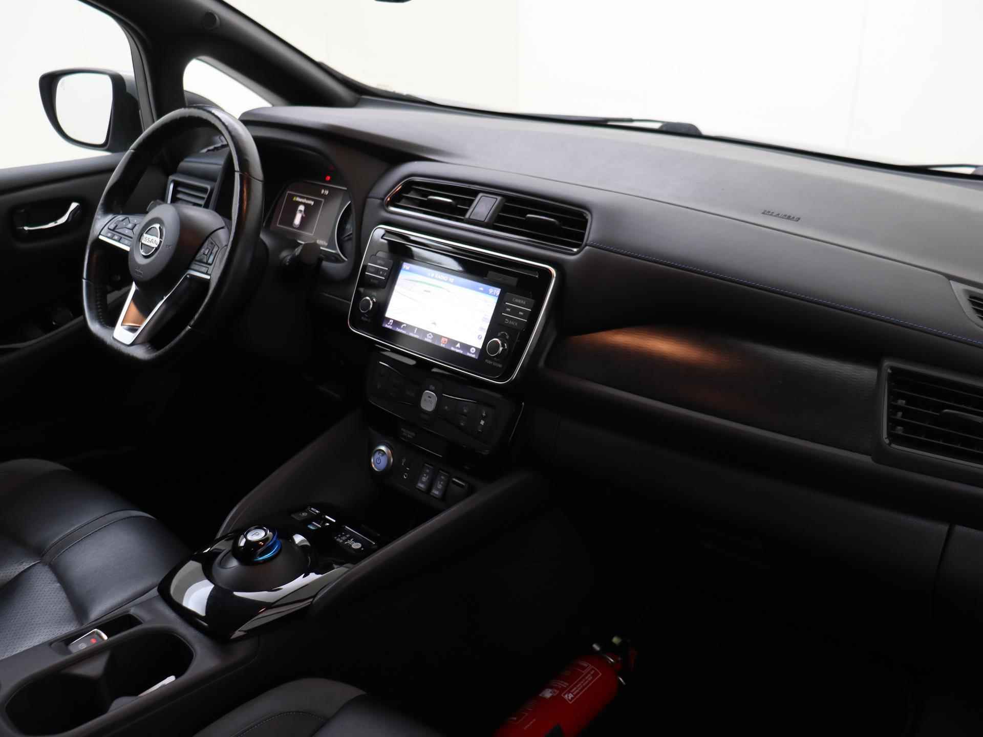 Nissan LEAF Tekna 40 kWh | Leder/Alcantara | ProPILOT | Stoel- stuurwielverwarming | Achterbank verwarmd | Bose Audio | Full-Map Navigatie | Privacy Glass | - 18/29