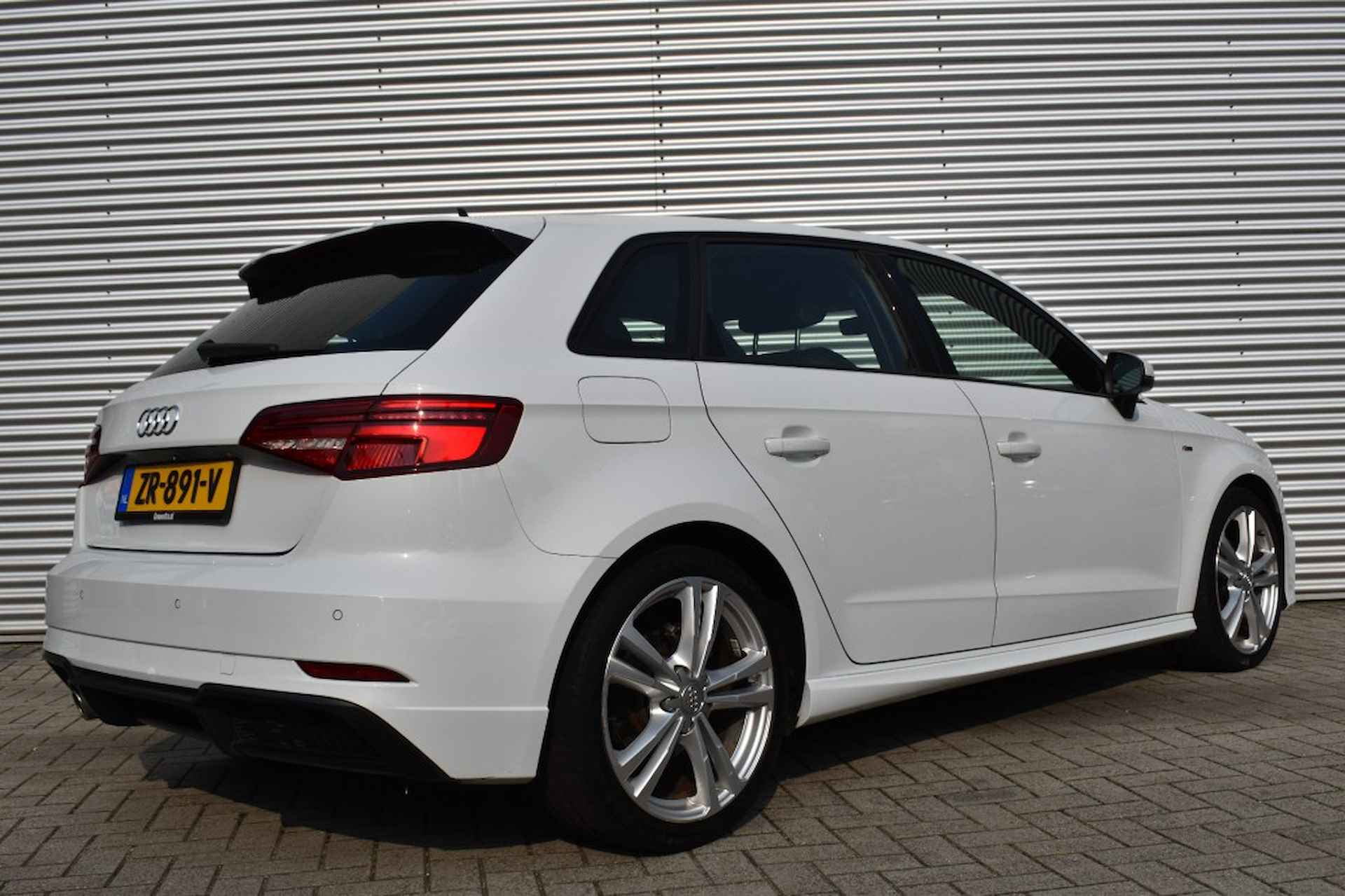 AUDI A3 30 TFSI SPORT S-LINE EDITION / NL AUTO / VIRTUAL DISPLAY - 3/39