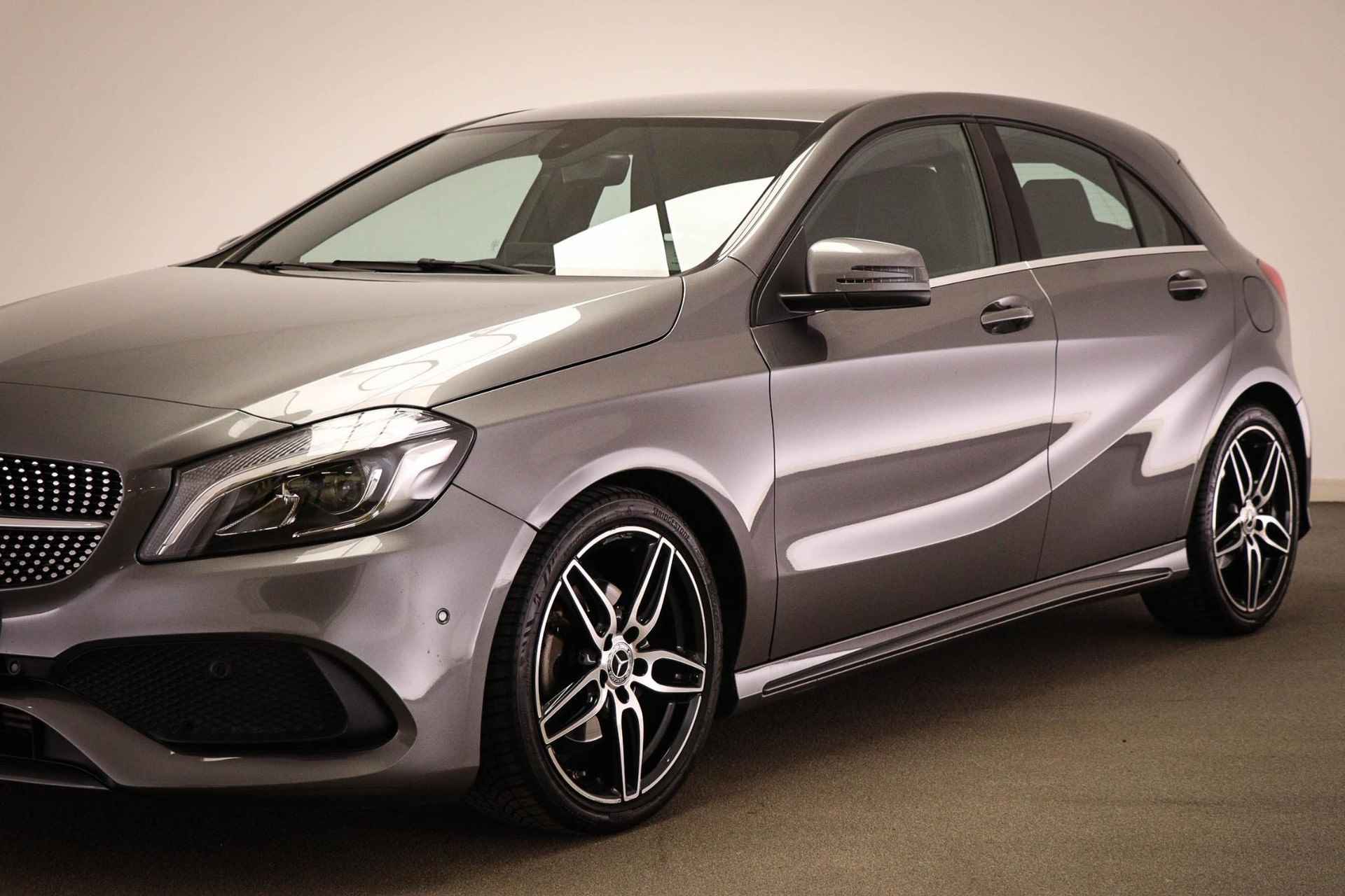 Mercedes-Benz A-klasse 160 AMG Sport Edition | LED | HALF LEDER | CAMERA - 17/57