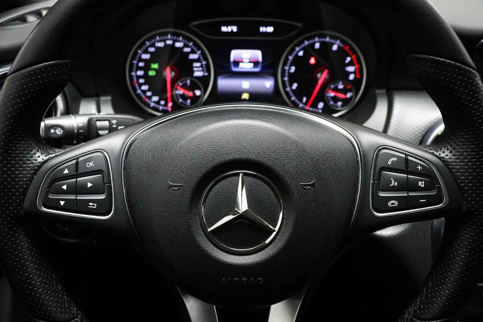 Mercedes-Benz A-klasse 160 AMG Sport Edition | LED | HALF LEDER | CAMERA - 32/57