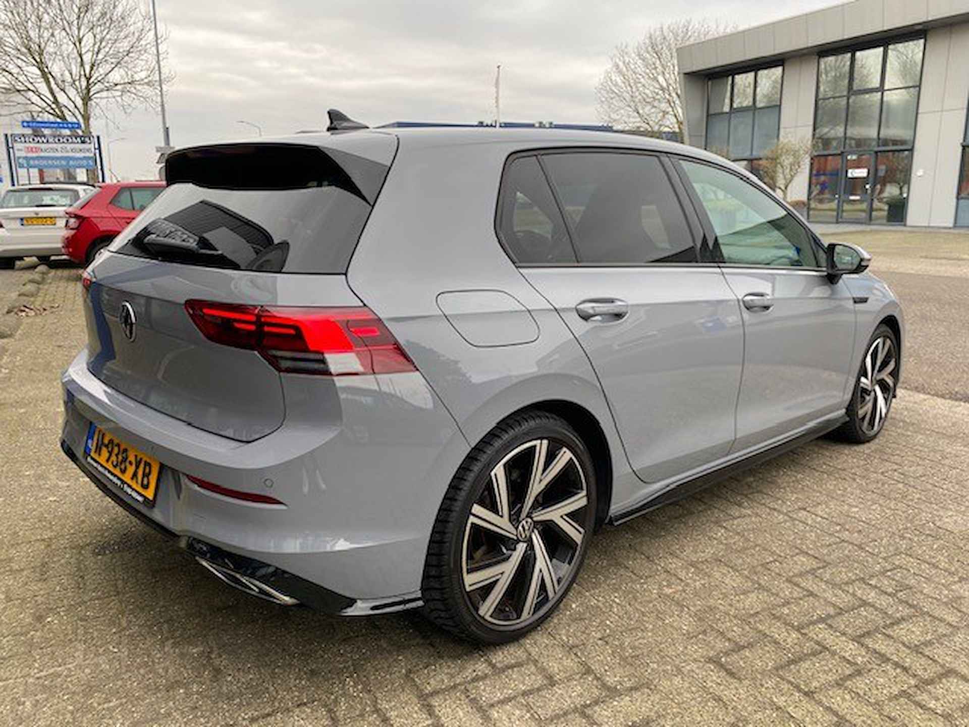 VOLKSWAGEN Golf 1.5 eTSI 130pk 7-DSG R-line met 18", Full LED en Smartlink - 9/39