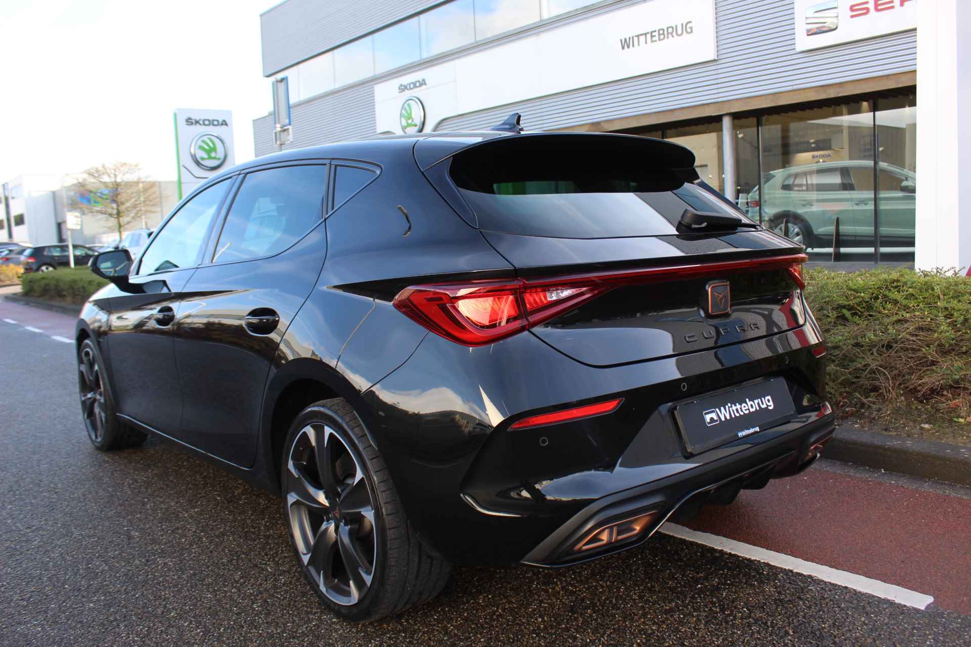 CUPRA Leon 1.4 e-Hybrid 245pk DSG VZ Performance / Panoramadak / Supersport Stuur / Stuur & Stoelverwarming / Navigatie / App-Connect / LED / 19" LMV - 8/40