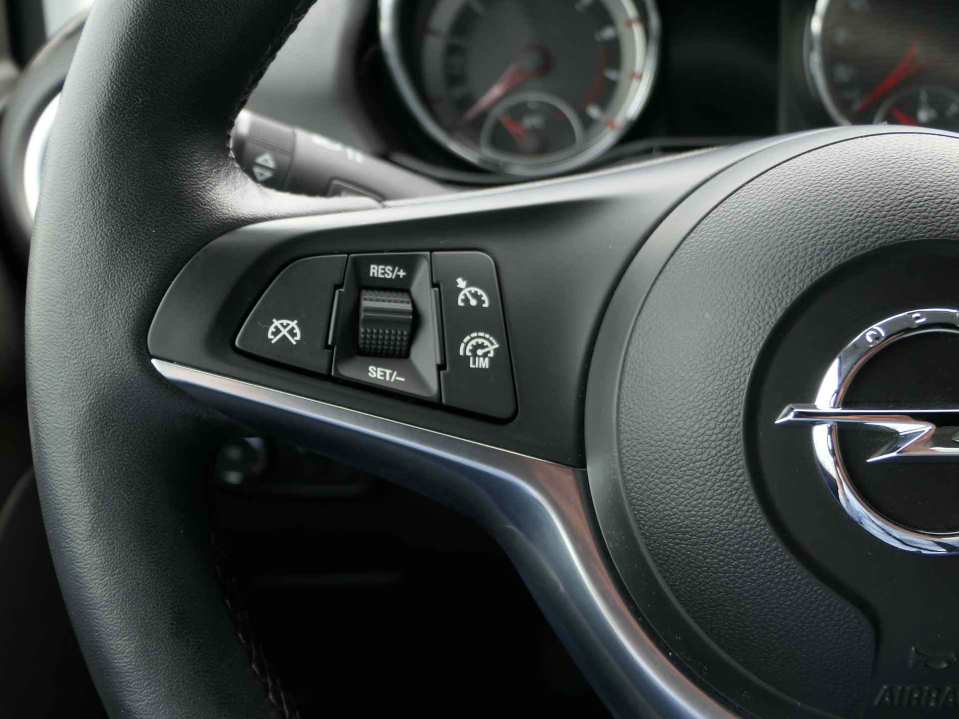 Opel ADAM 1.0 Turbo Rocks BlitZ | Navigatie | Winterpakket | 17" LMV - 30/32