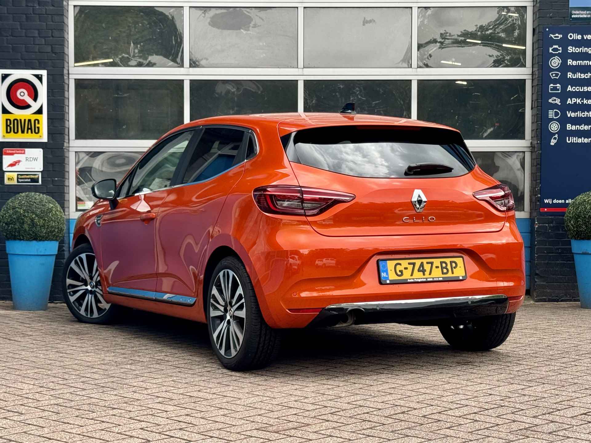 Renault Clio 1.3 TCe Intens Prijs Inclusief Onderhoud & 12 Maand BOVAG Garantie | Voorstoelen Verwarmd | Apple Carplay | - 4/72