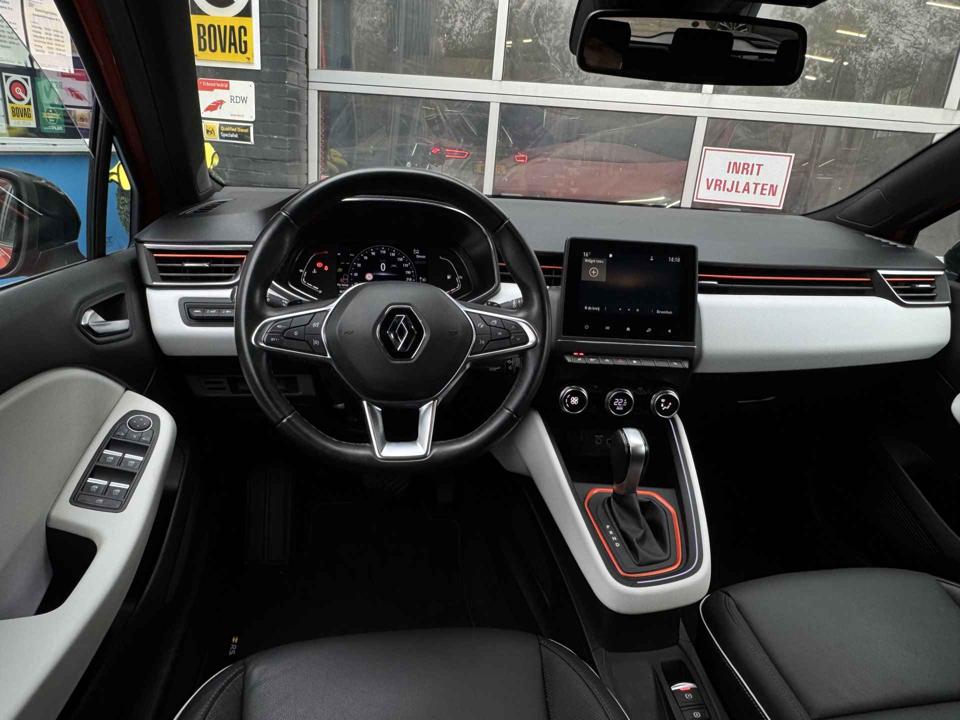 Renault Clio 1.3 TCe Intens Prijs Inclusief Onderhoud & 12 Maand BOVAG Garantie | Voorstoelen Verwarmd | Apple Carplay | - 5/72