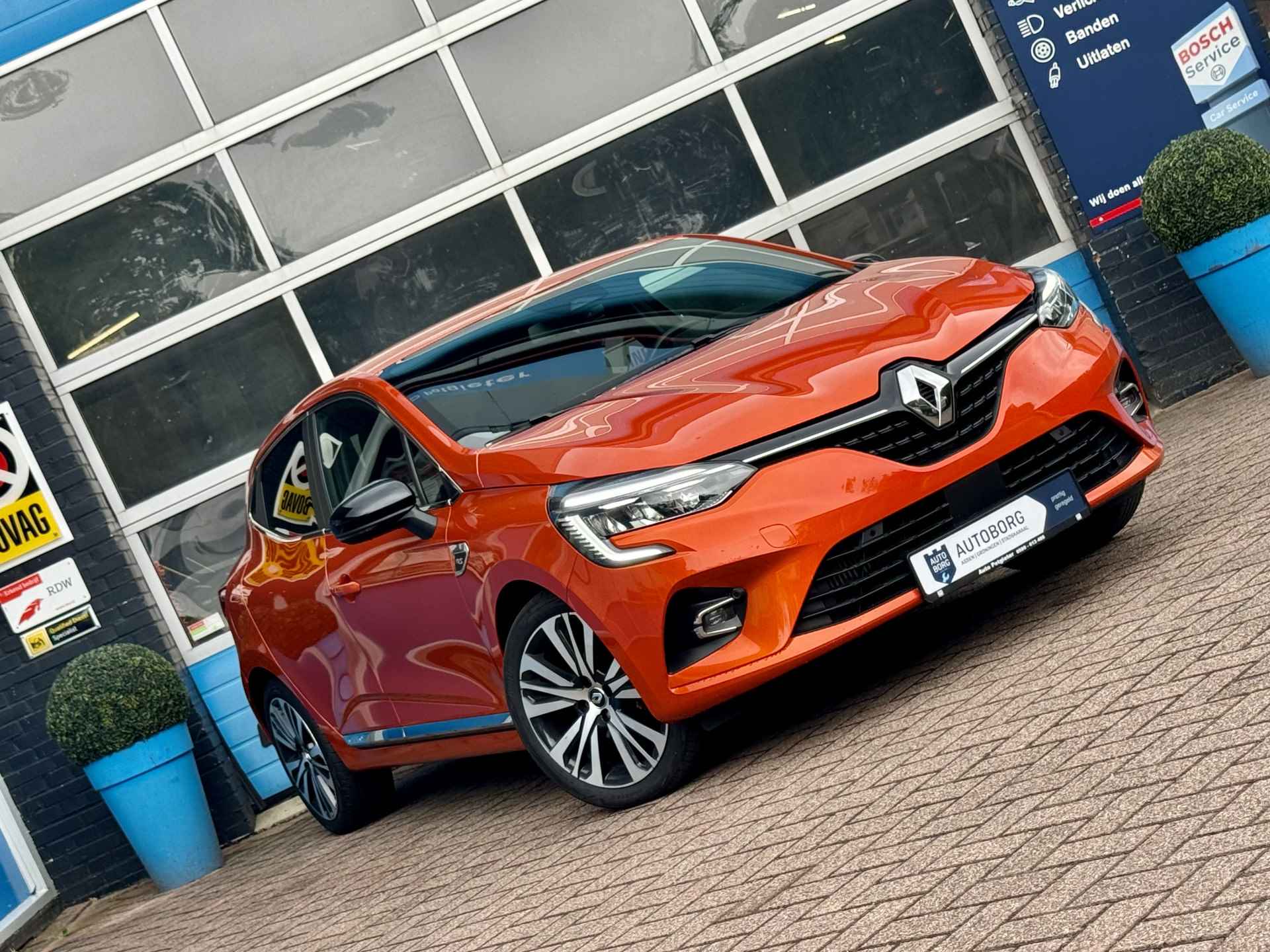 Renault Clio 1.3 TCe Intens Prijs Inclusief Onderhoud & 12 Maand BOVAG Garantie | Voorstoelen Verwarmd | Apple Carplay | - 56/72