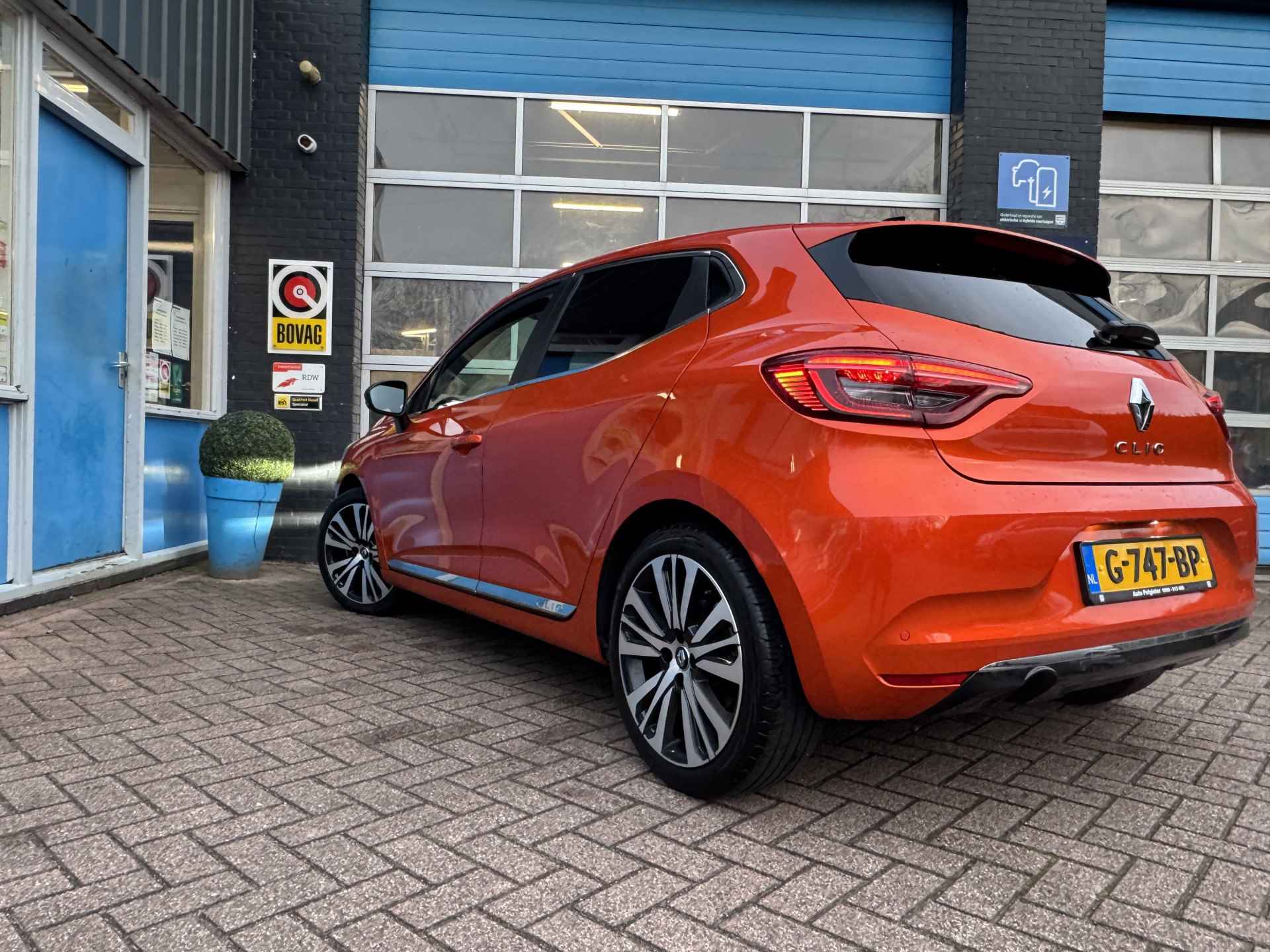 Renault Clio 1.3 TCe Intens Prijs Inclusief Onderhoud & 12 Maand BOVAG Garantie | Voorstoelen Verwarmd | Apple Carplay | - 65/72