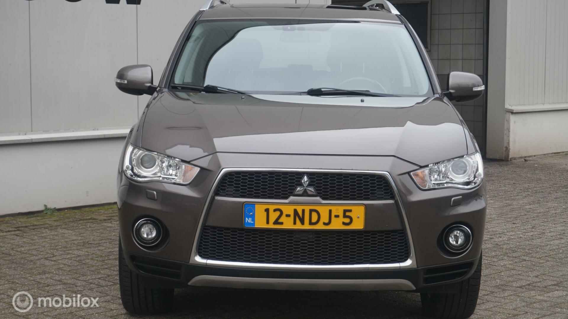 Mitsubishi Outlander 2.4 Instyle 7-Persoons | Trekhaak | Dealeronderhouden | BIJNA Youngtimer | All-Weather banden - 7/43