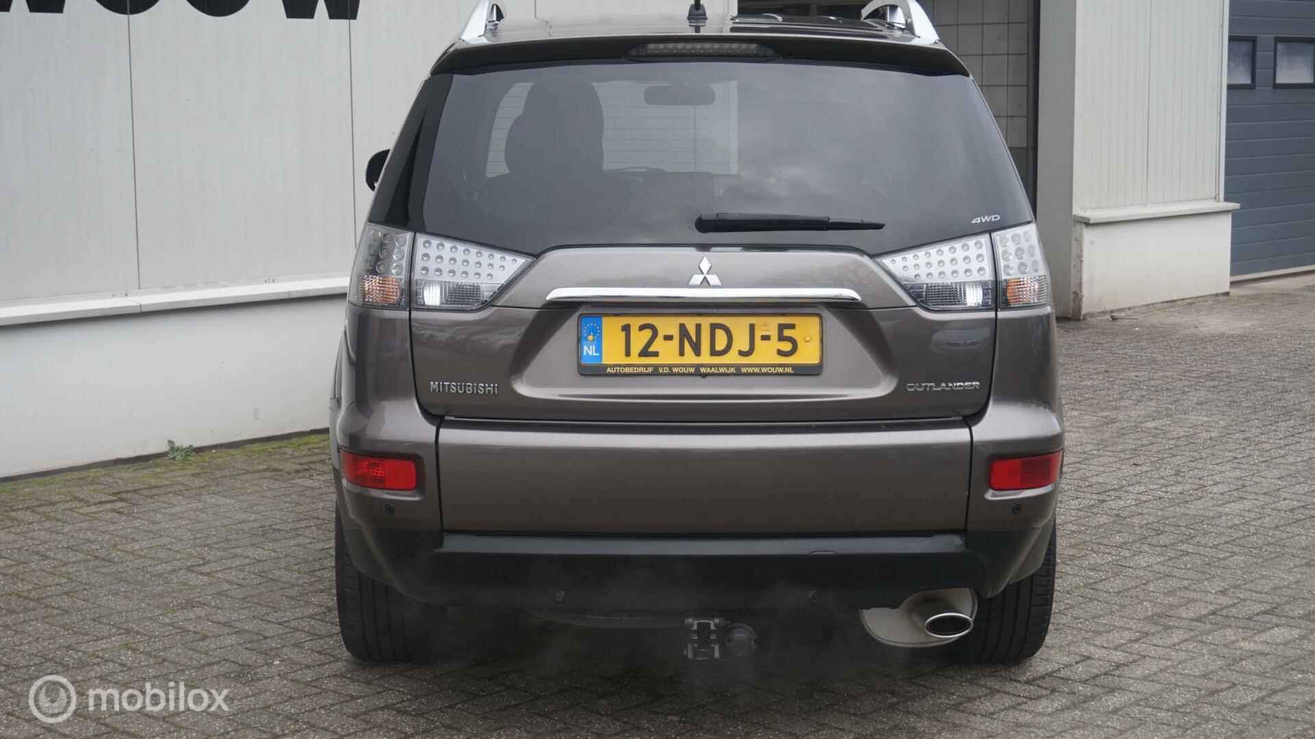 Mitsubishi Outlander 2.4 Instyle 7-Persoons | Trekhaak | Dealeronderhouden | BIJNA Youngtimer | All-Weather banden - 8/43