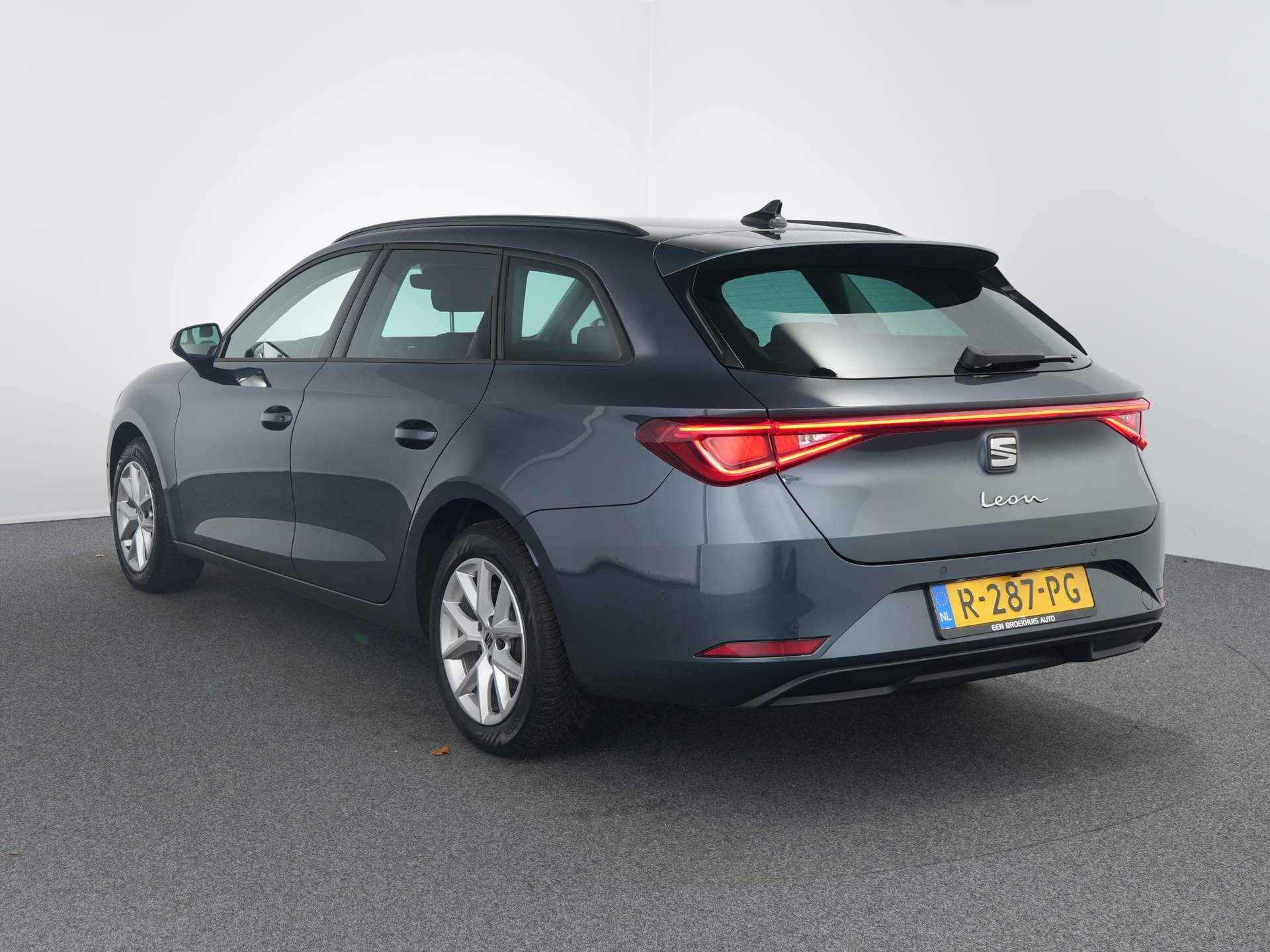 SEAT Leon Sportstourer 1.0 TSI Style Business Intense | Apple Carplay/Android Auto | Cruise | Camera - 11/26